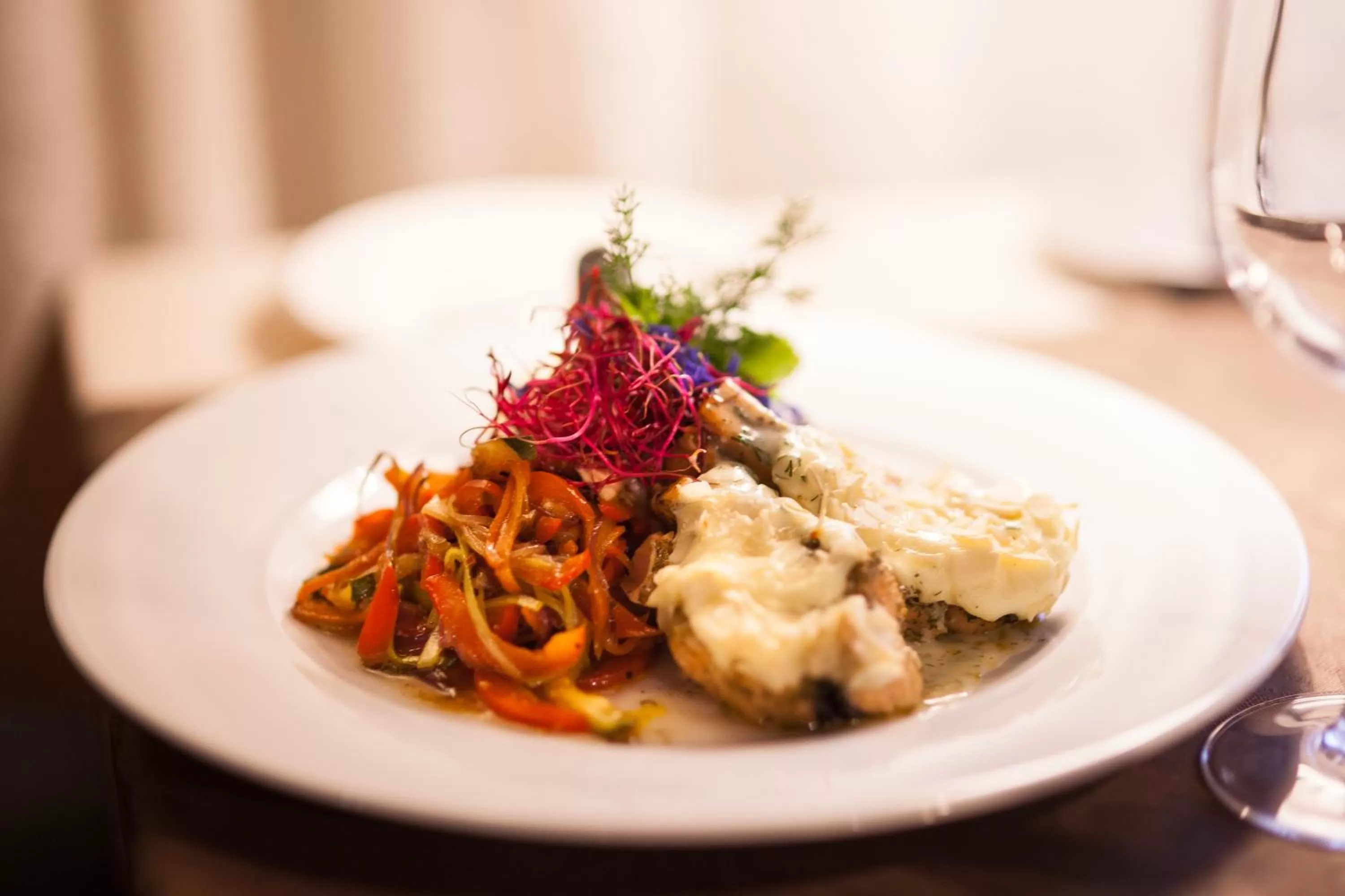 Restaurant/places to eat, Food in Pesa Hotel