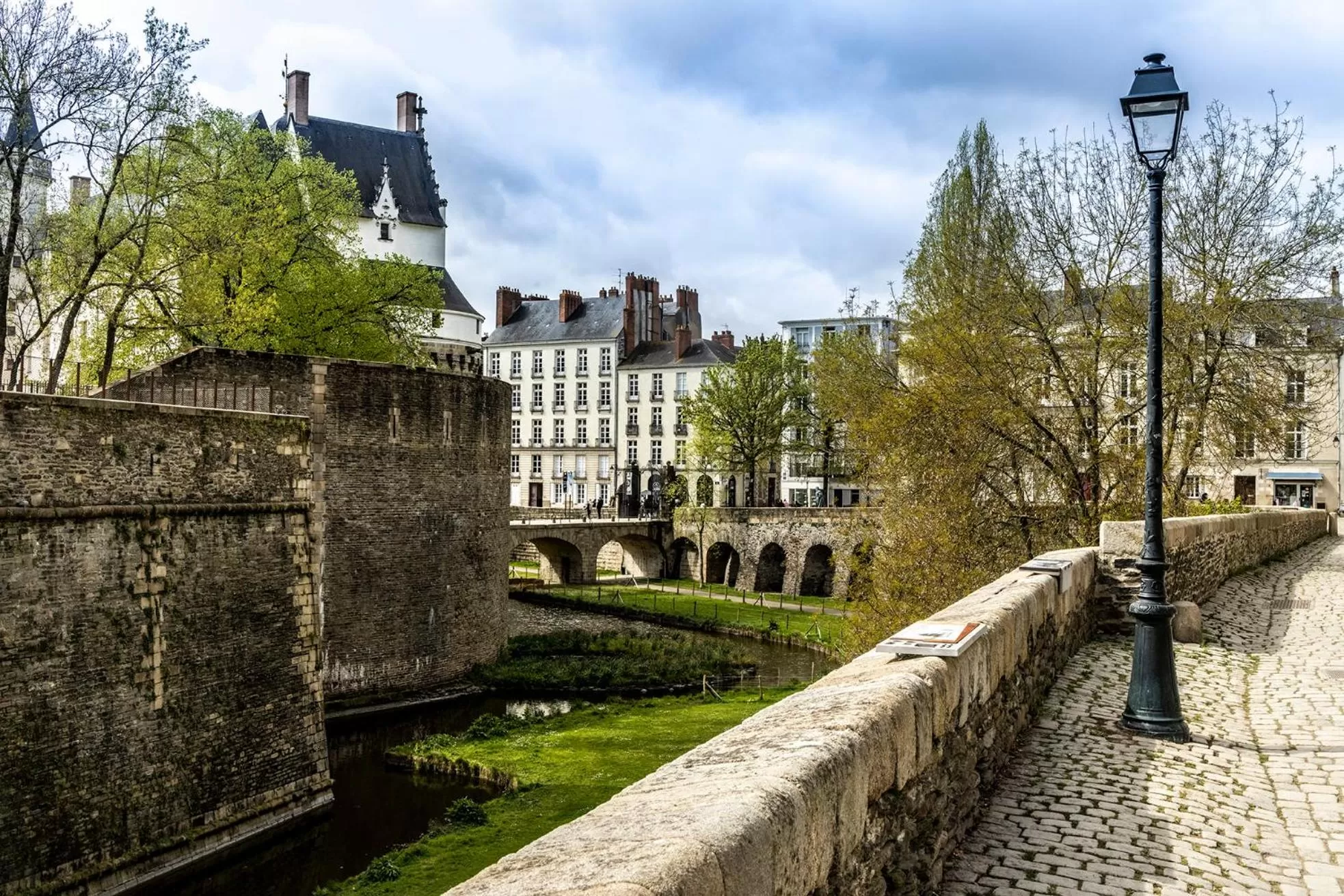Nearby landmark in LHotel - face au château - boutique hôtel et séminaires