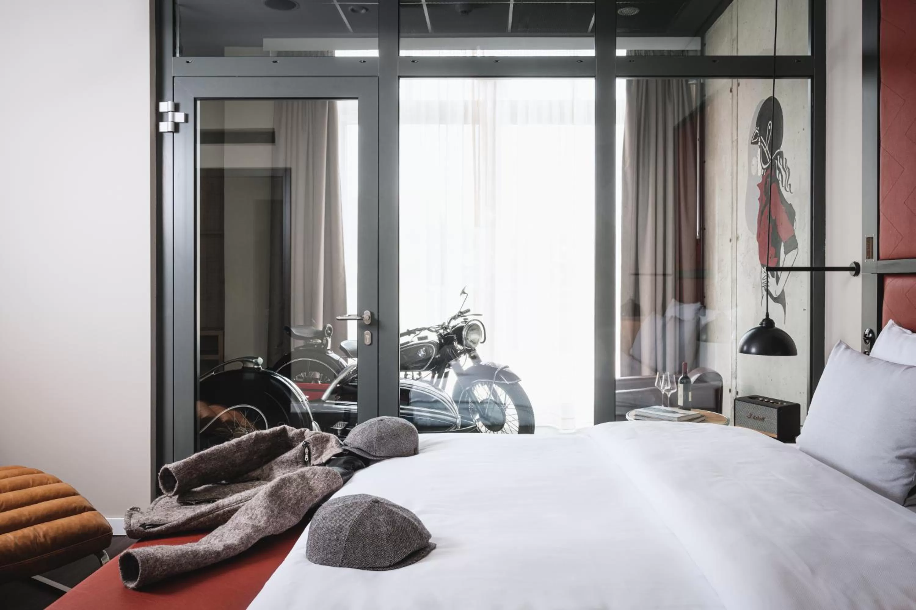 Photo of the whole room, Bed in AMERON München Motorworld