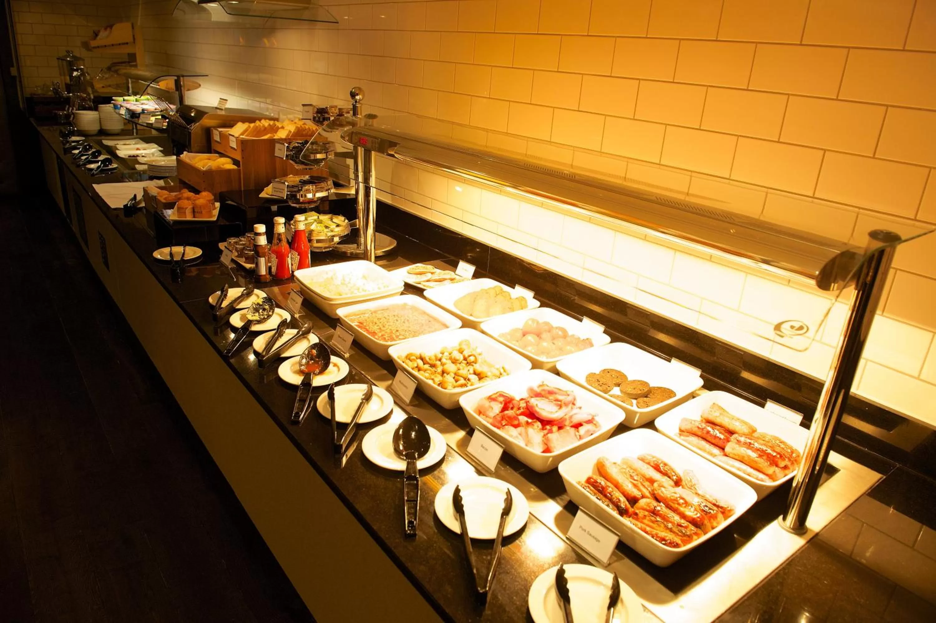 Restaurant/places to eat in Holiday Inn Southend by IHG