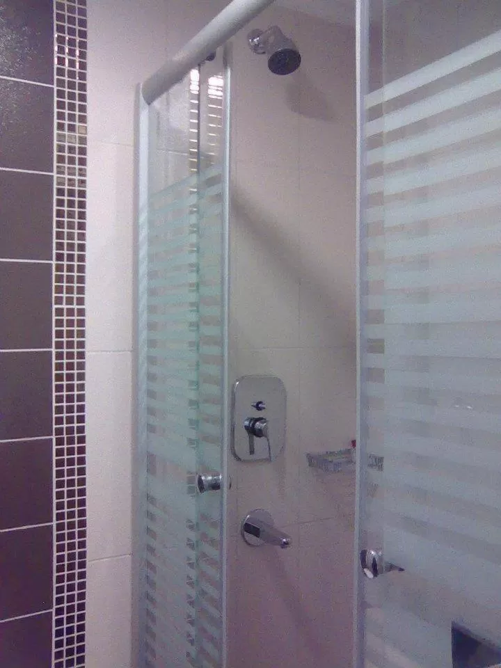 Shower in Sahinbey Hotel