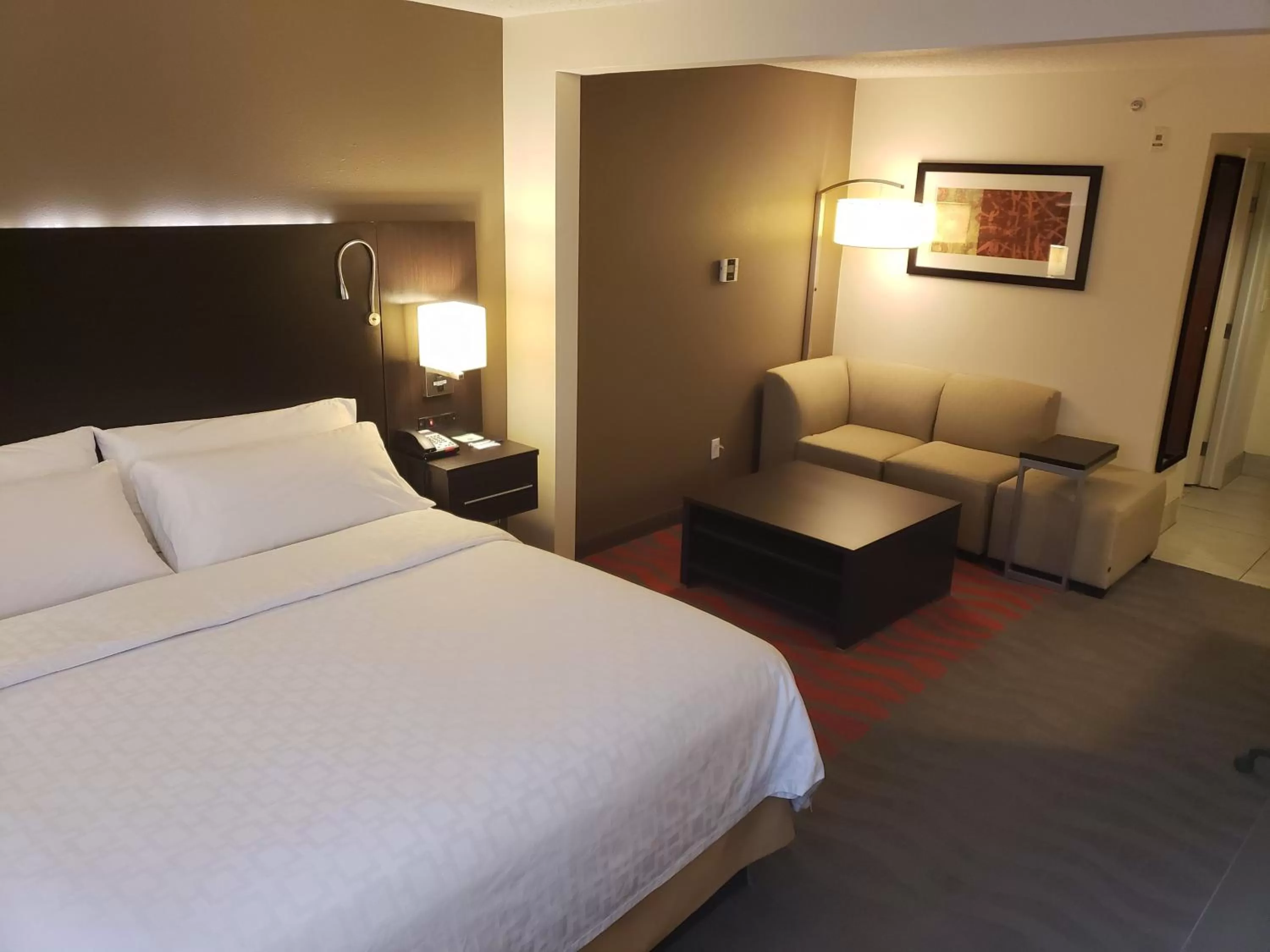 Photo of the whole room, Bed in Holiday Inn Express Portland West/Hillsboro by IHG