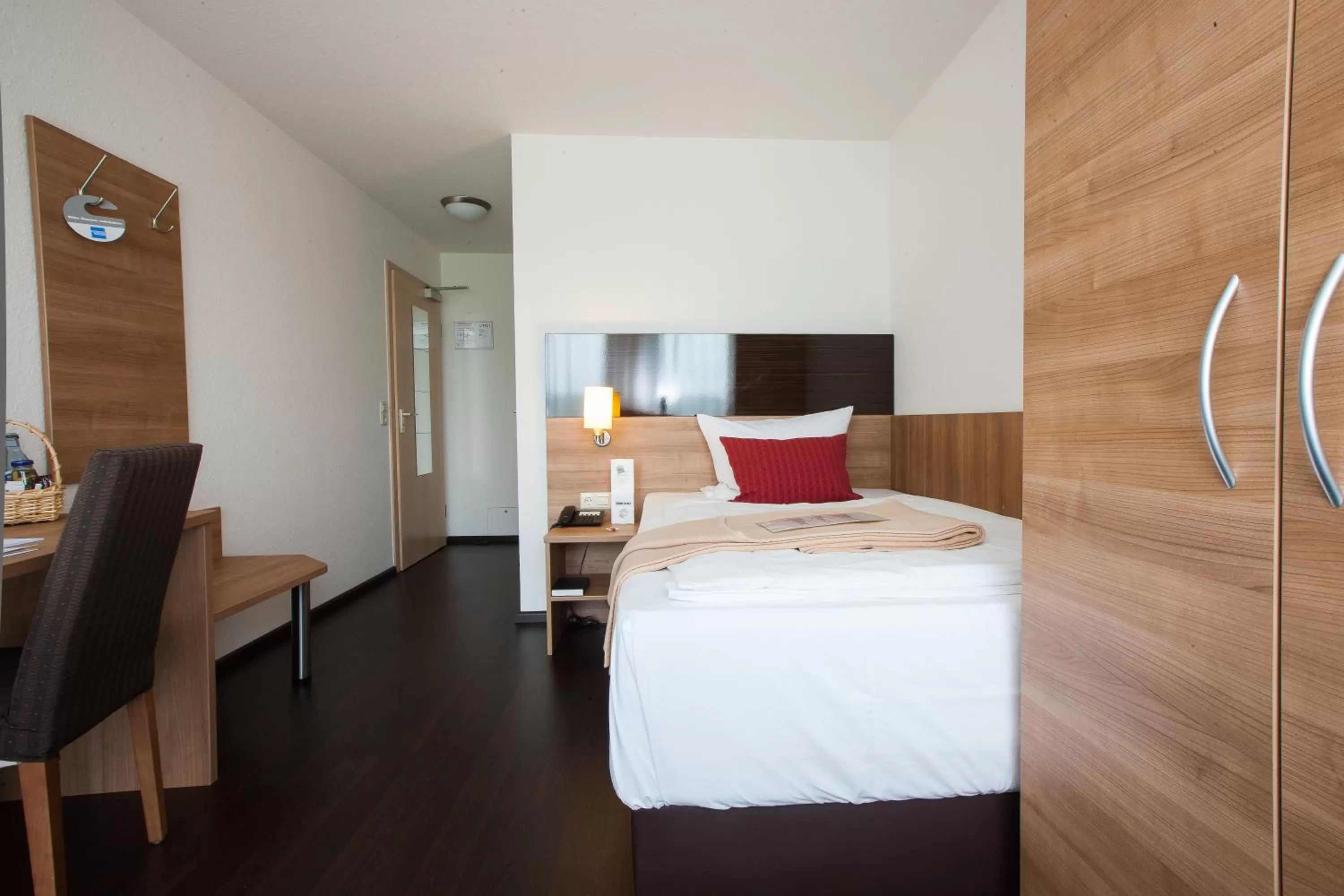 Photo of the whole room, Bed in Centro Hotel U-NO 1