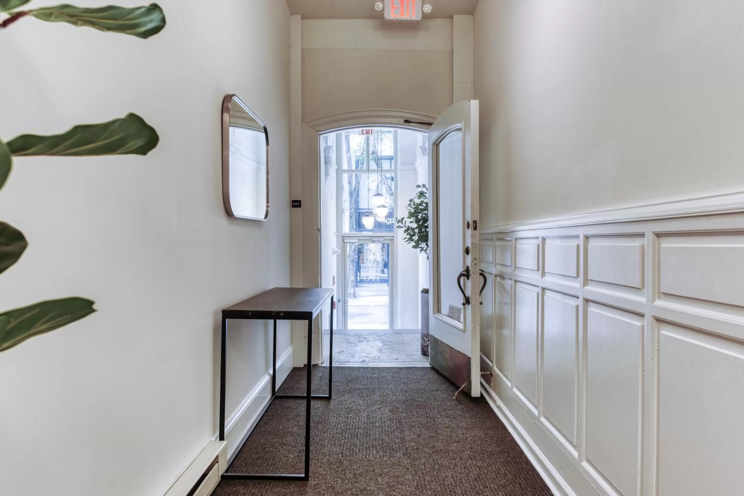 Lobby or reception, Bed in Sosuite at French Quarters - Rittenhouse Square