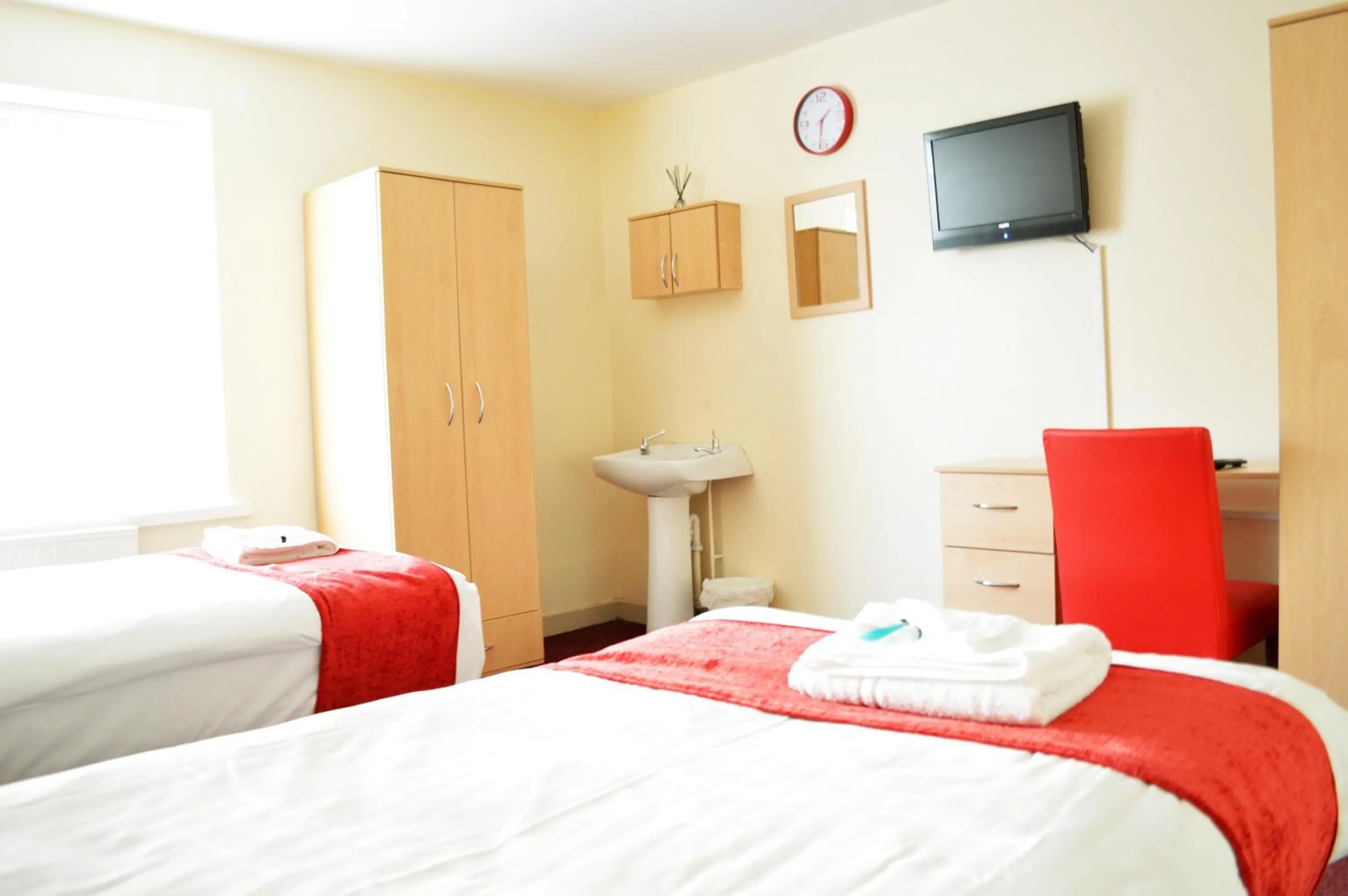 Bedroom, Bed in Hotel Express Newcastle Gateshead