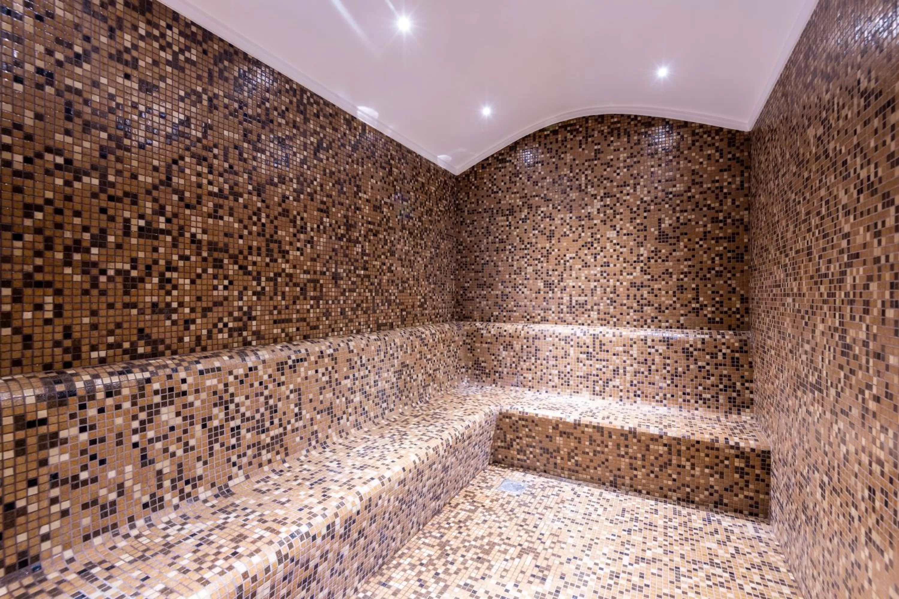 Steam room in Jouri a Murwab hotel Doha