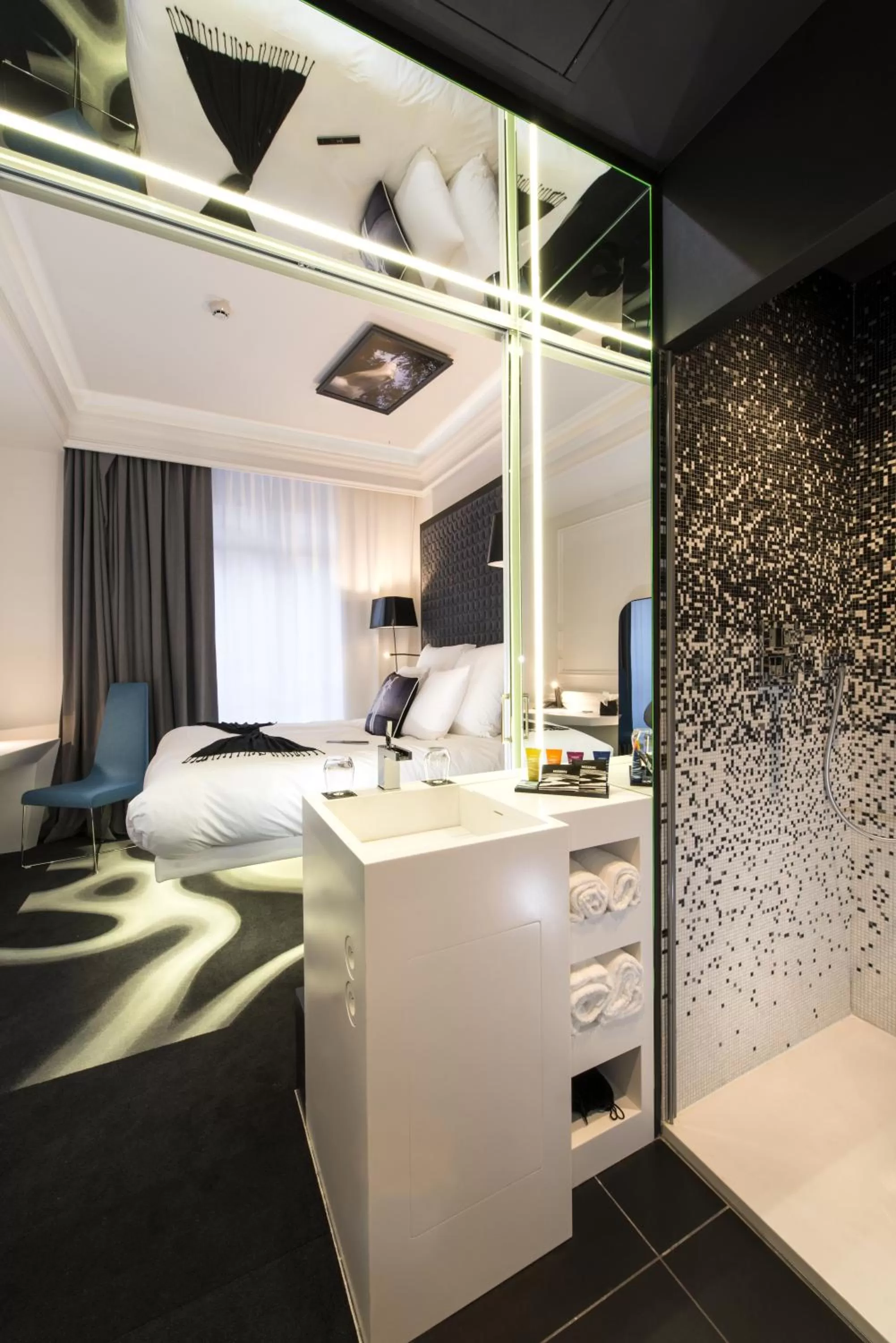 Bedroom, Bed in Vertigo Hotel, Dijon, a Member of Design Hotels