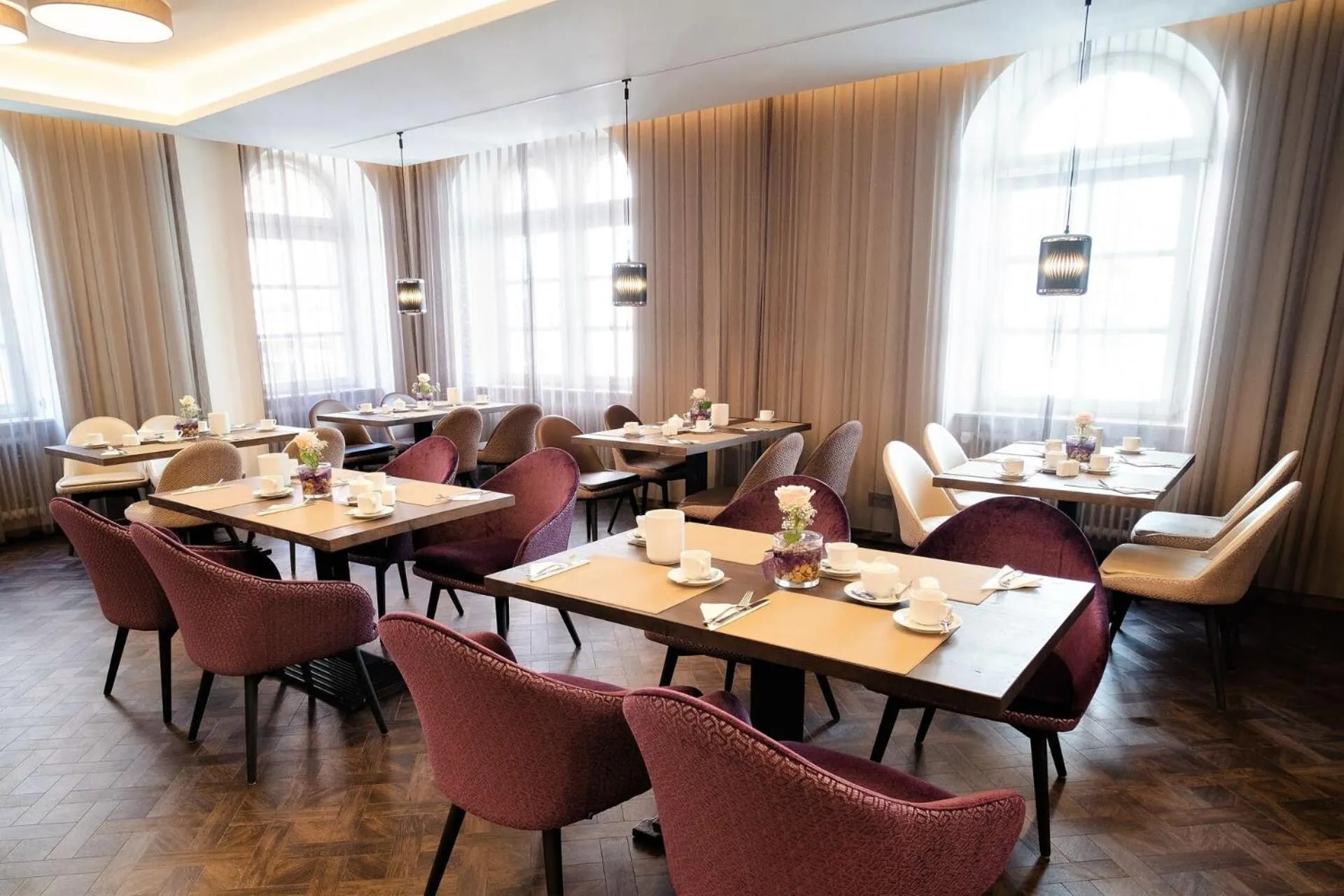 Restaurant/places to eat in Hotel Merkur - Superior