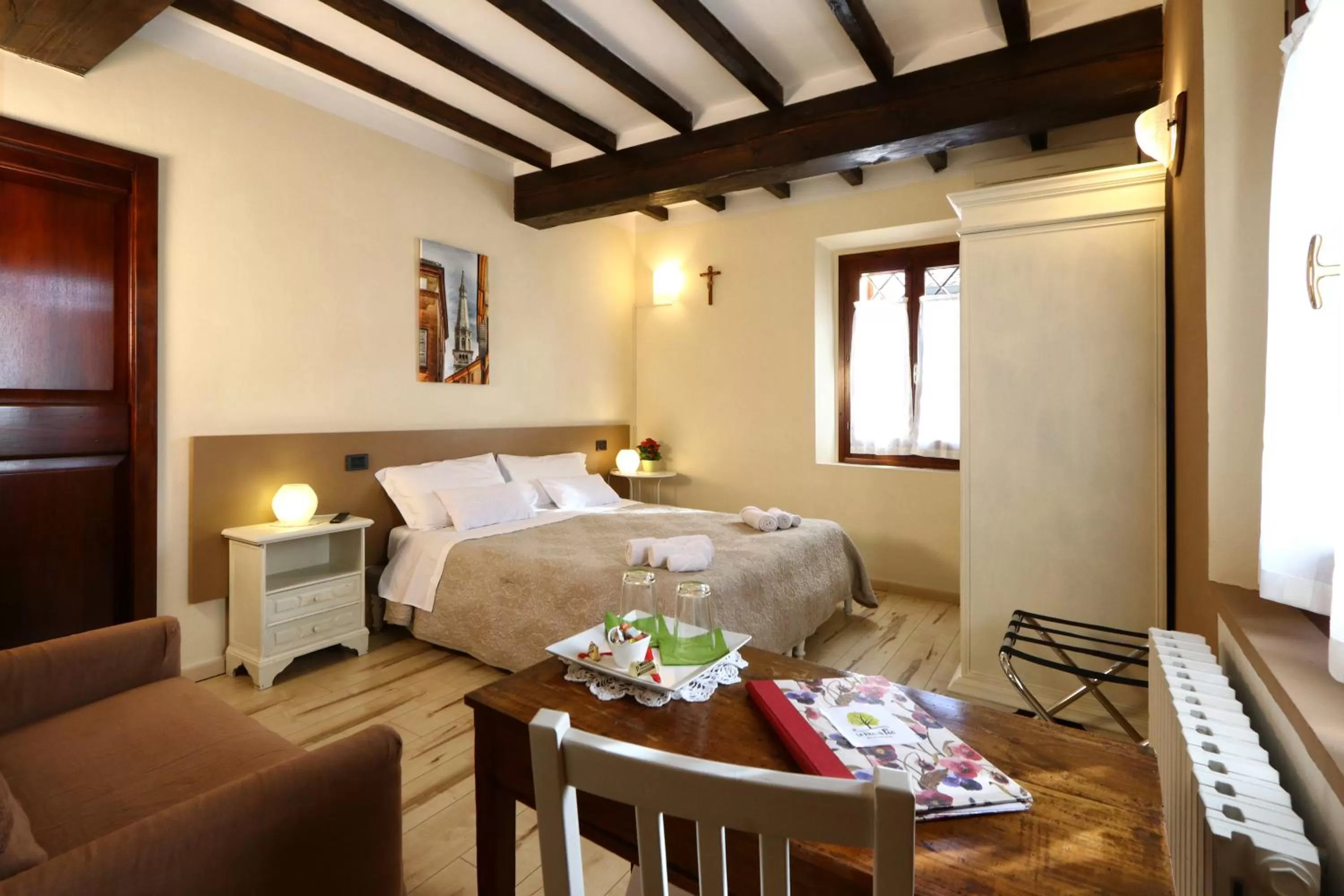 Photo of the whole room, Bed in B&B Le Noci di Feo