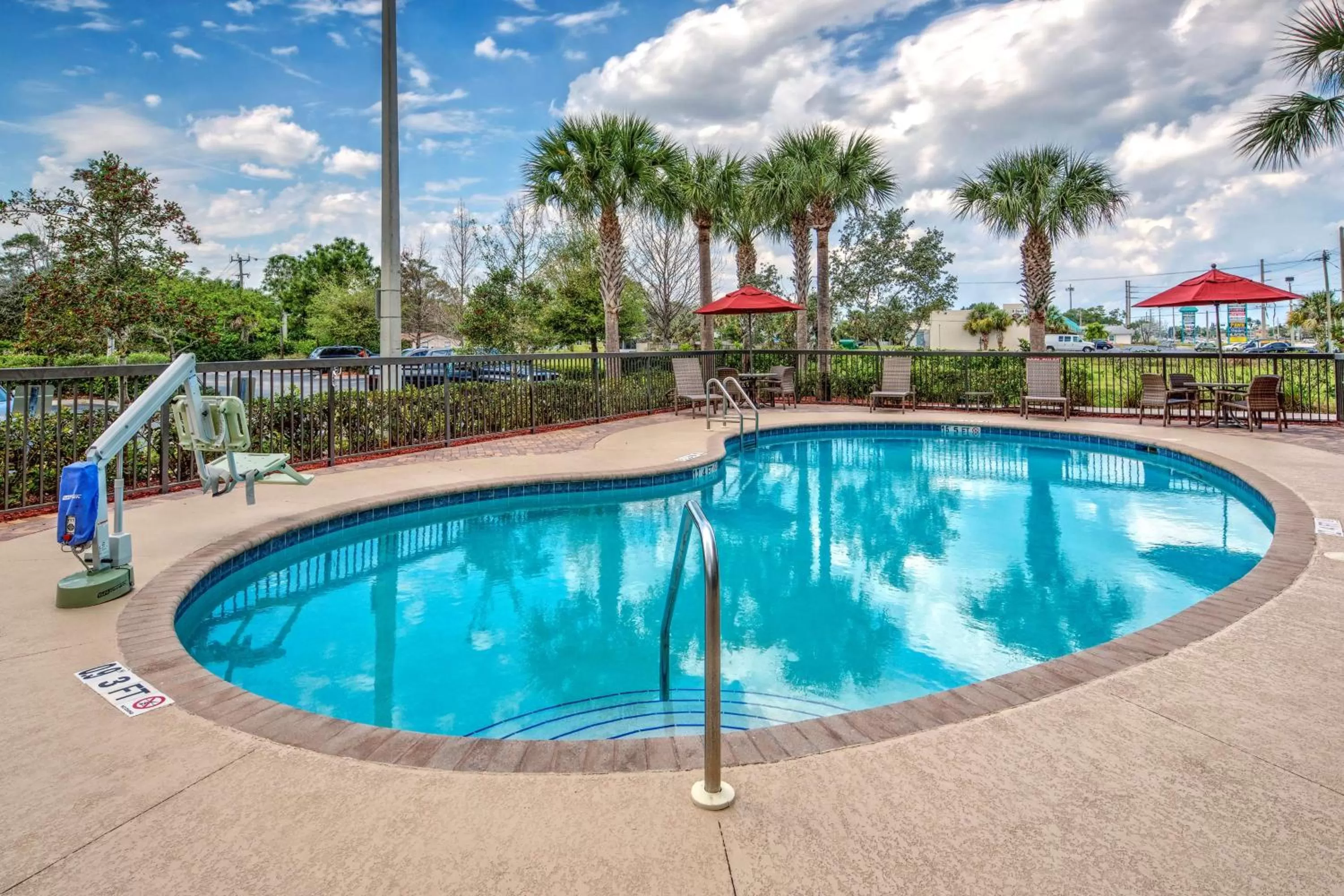 Pool view in Hampton Inn & Suites Stuart-North