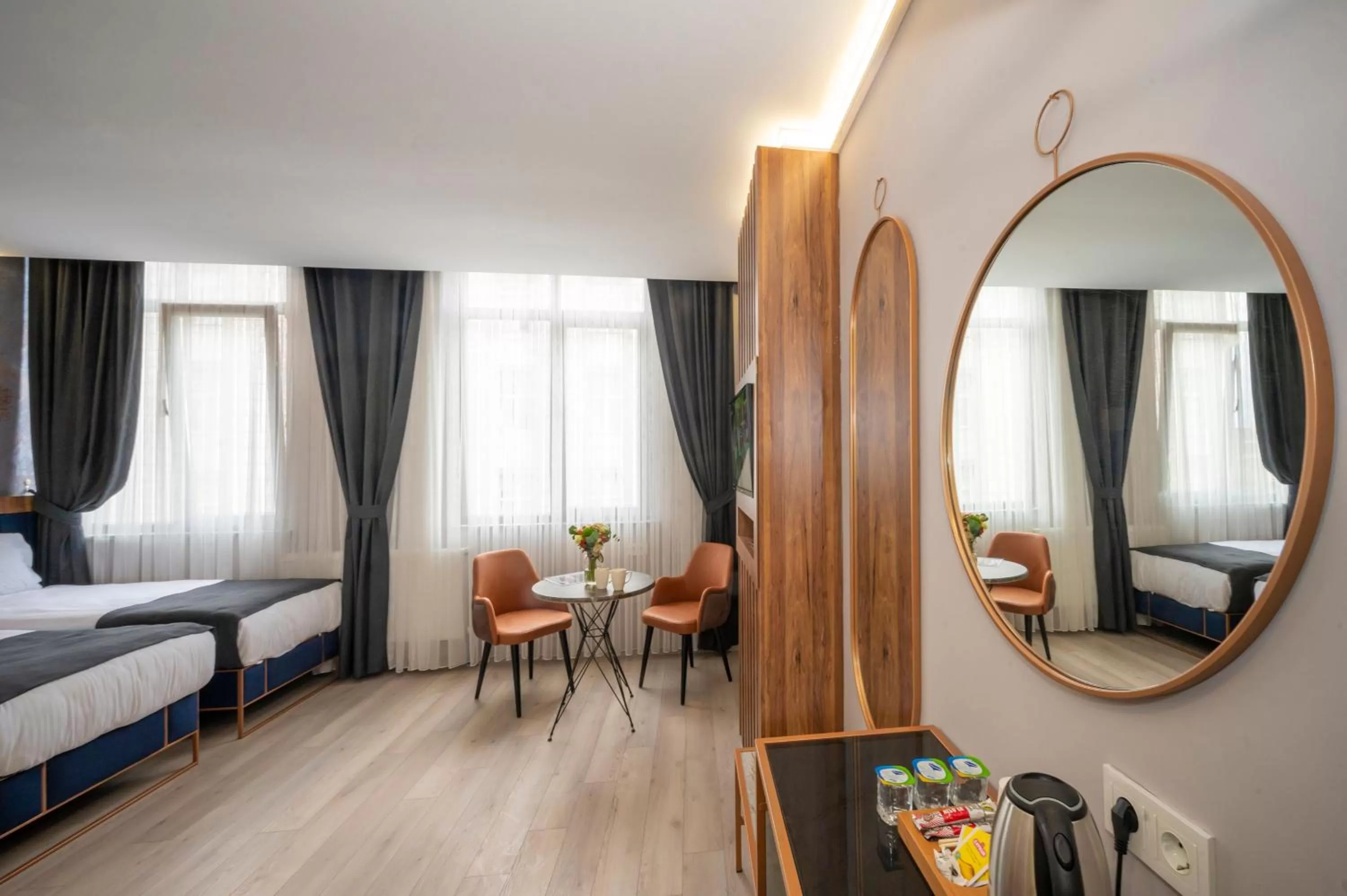 Photo of the whole room, Bed in Seyithan Palace Spa Hotel