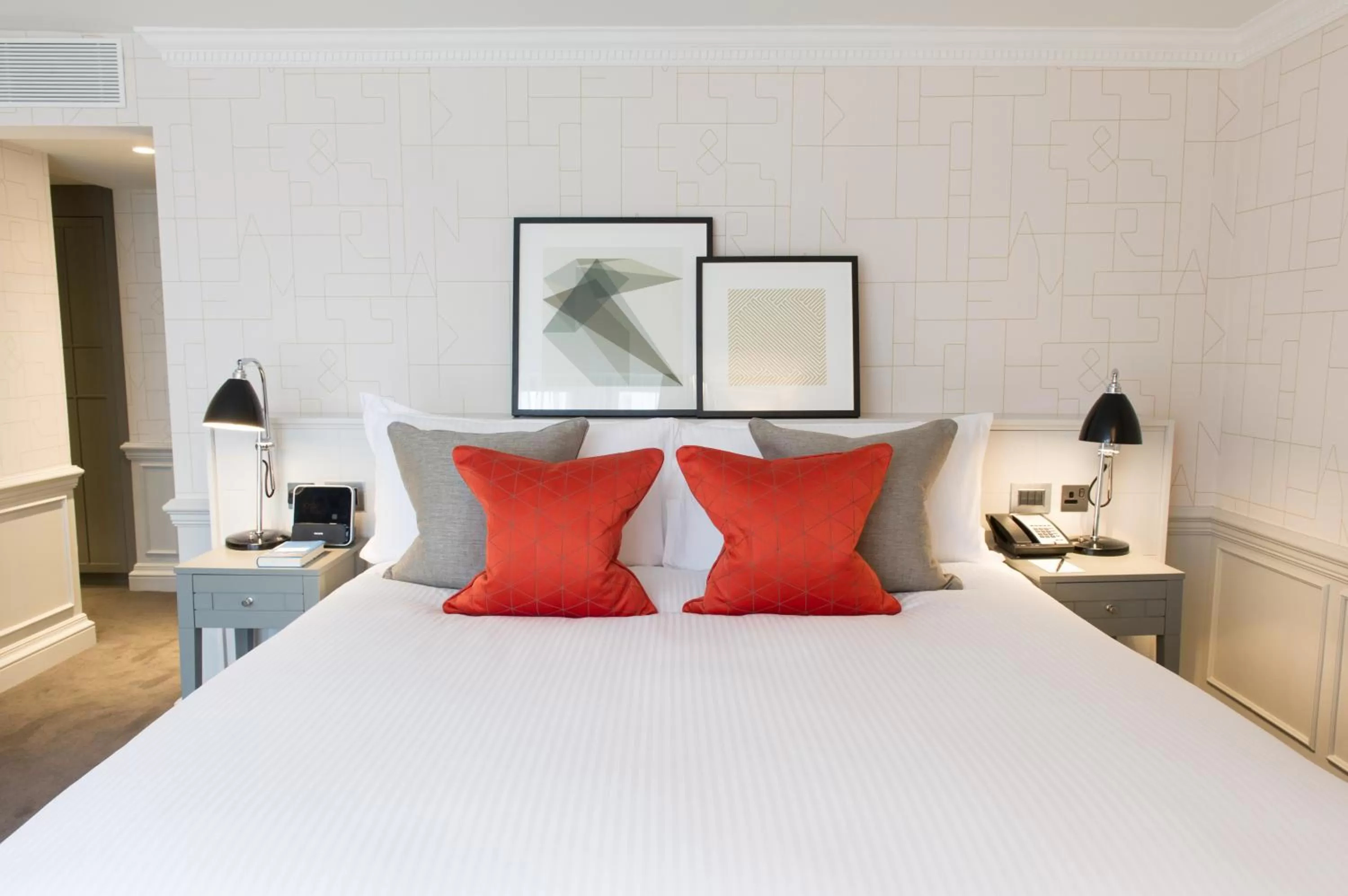 Bed in The Ampersand Hotel - Small Luxury Hotels of the World