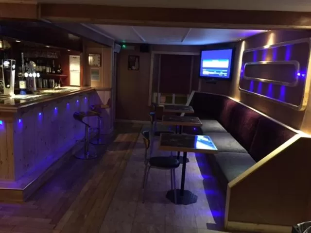 Lounge or bar in Nithsdale Hotel