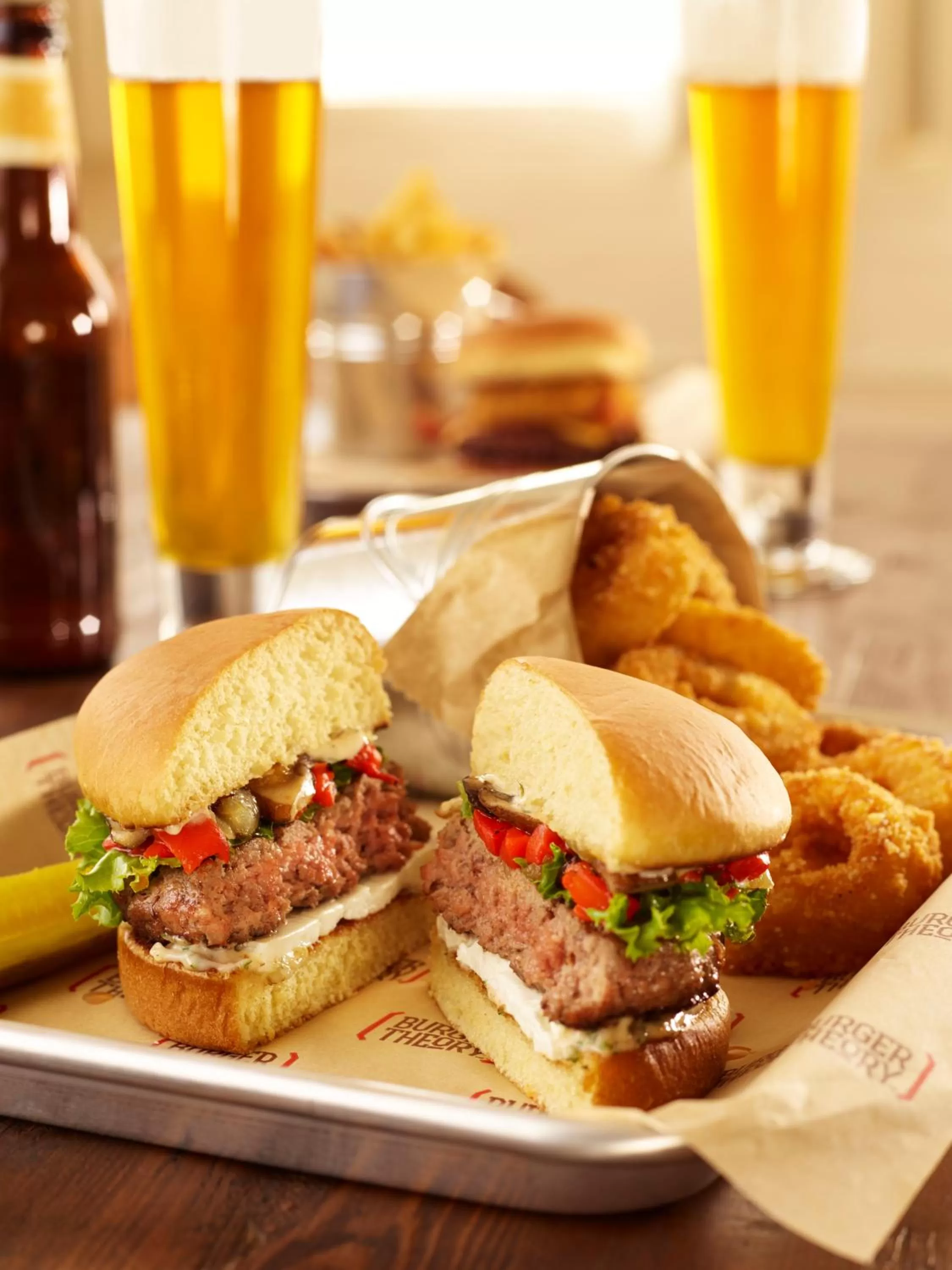 Restaurant/places to eat in Holiday Inn & Suites Oakville at Bronte by IHG