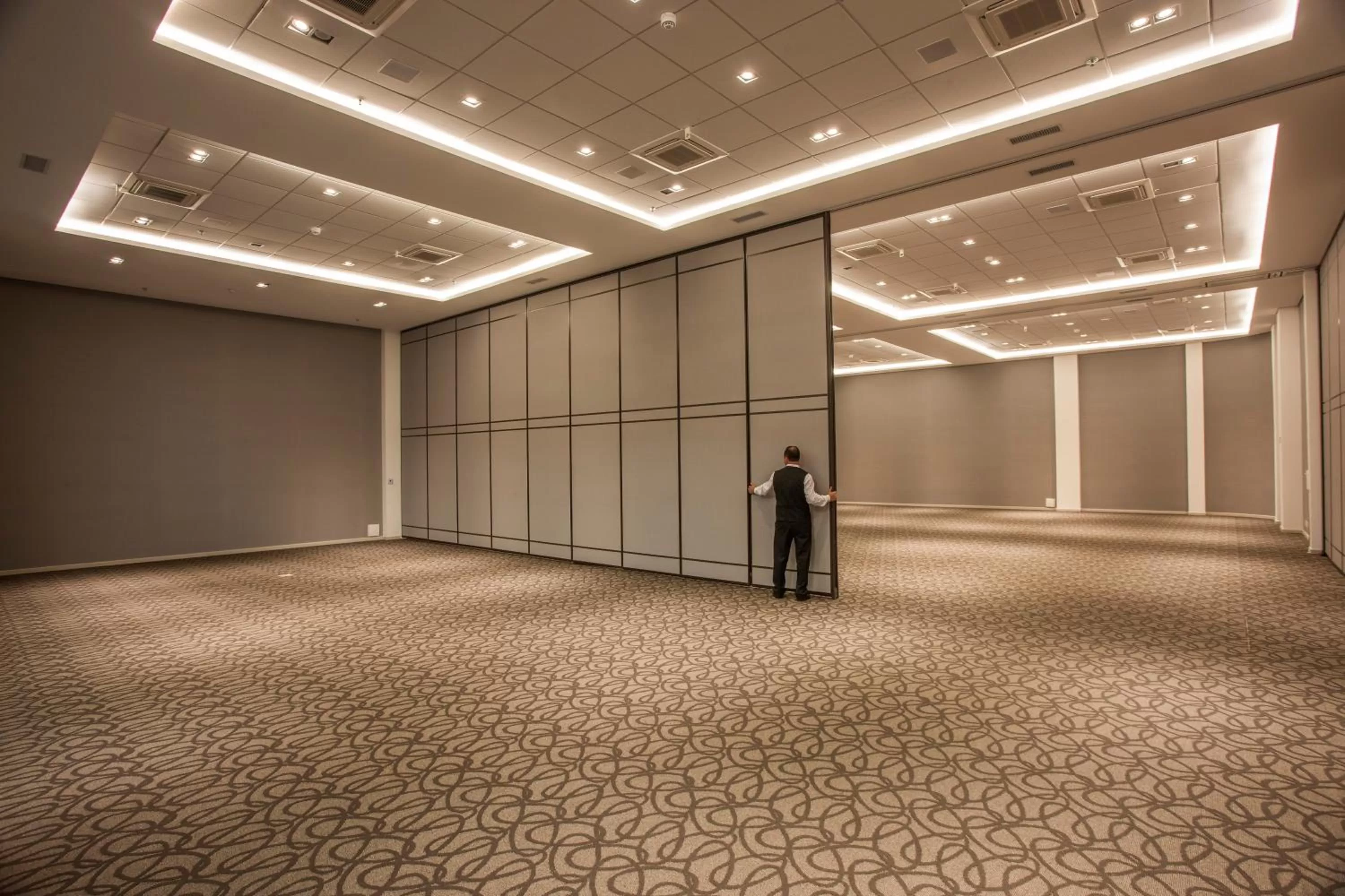 Meeting/conference room in Royal Palm Tower Indaiatuba
