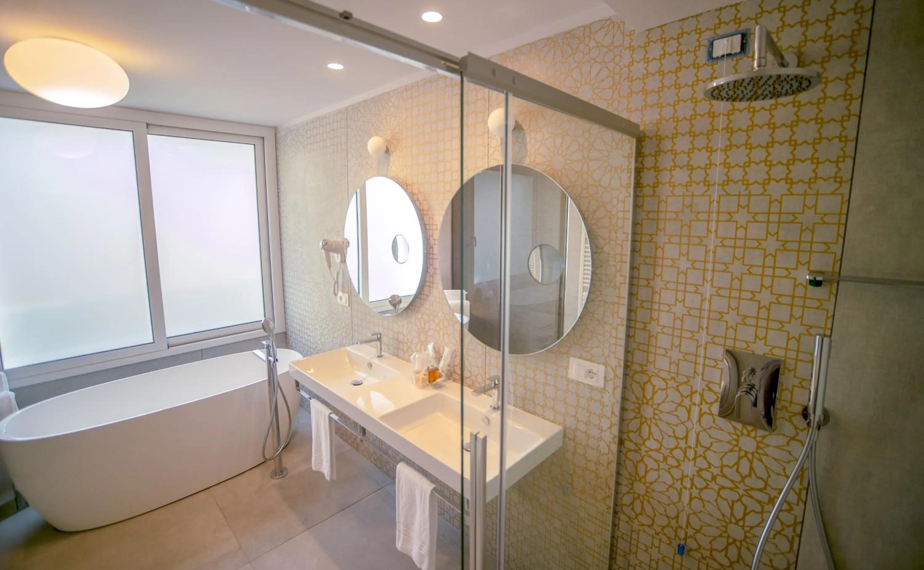 Bathroom in Hotel Malavoglia