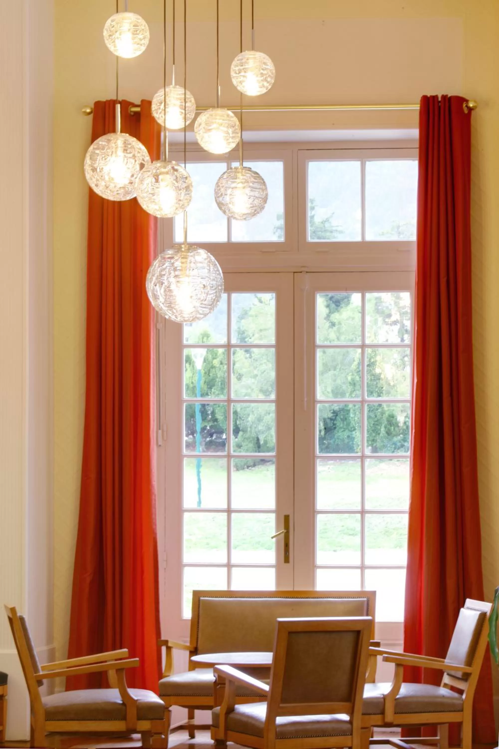 Communal lounge/ TV room in Best Western Grand Hotel de Paris & Spa