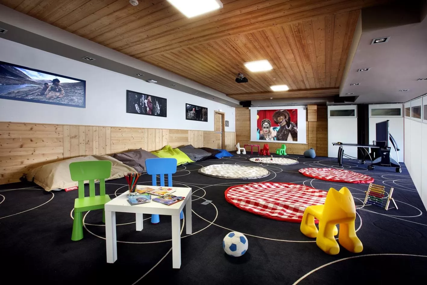 Children play ground in Hôtel Koh-I Nor by Les Etincelles