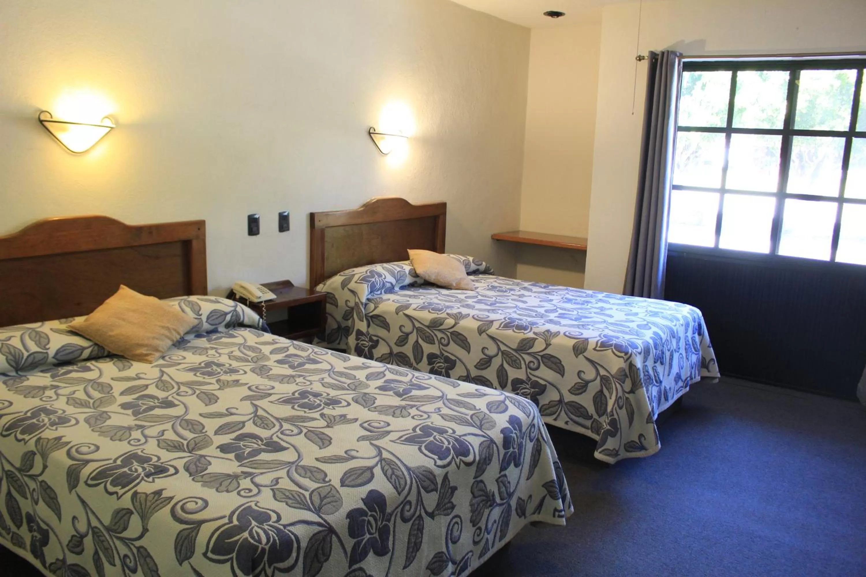 Bed in Hotel Meson del Puente