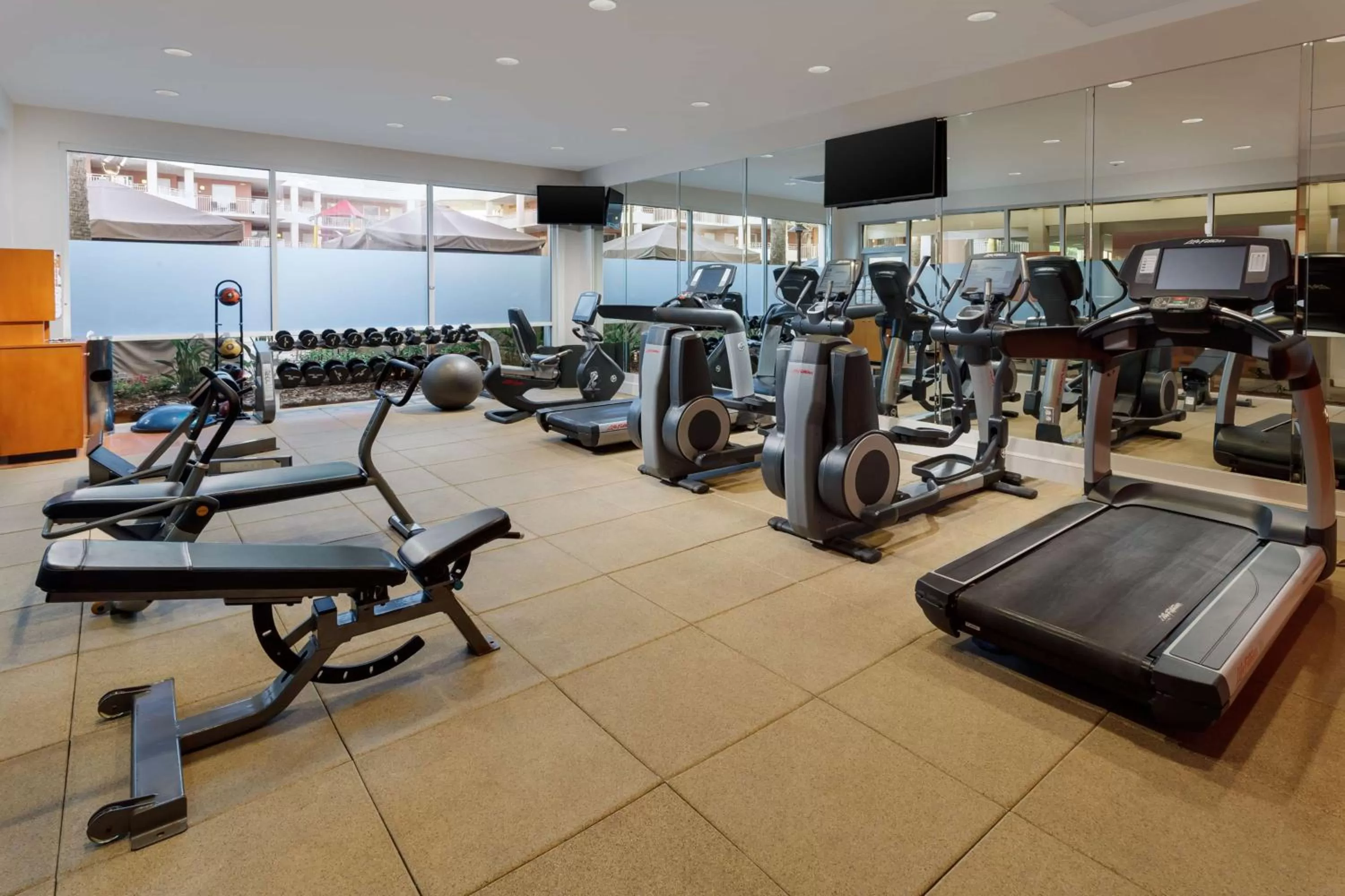 Fitness centre/facilities in Embassy Suites by Hilton Orlando Lake Buena Vista Resort