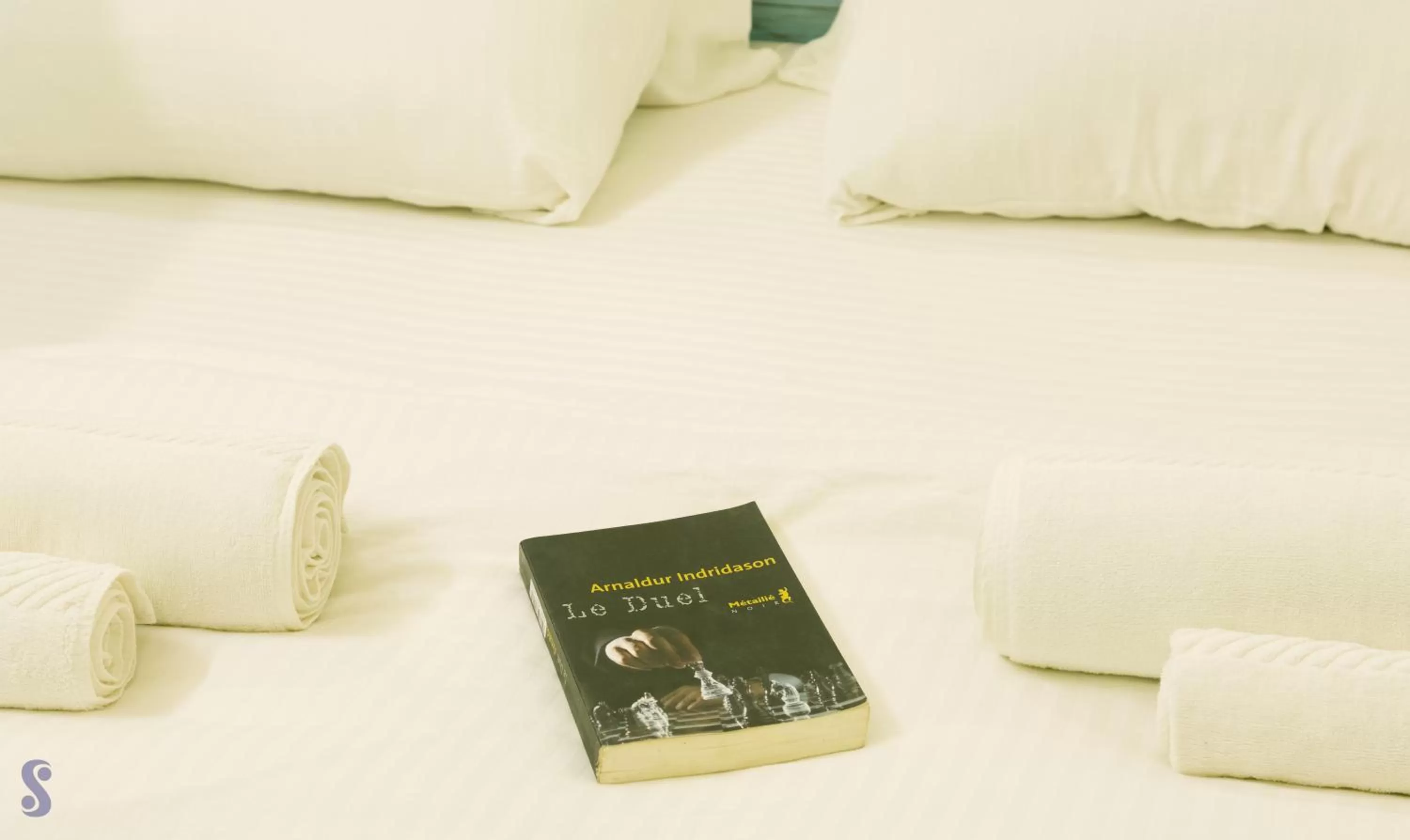 Bedroom, Bed in Safarnama Varanasi