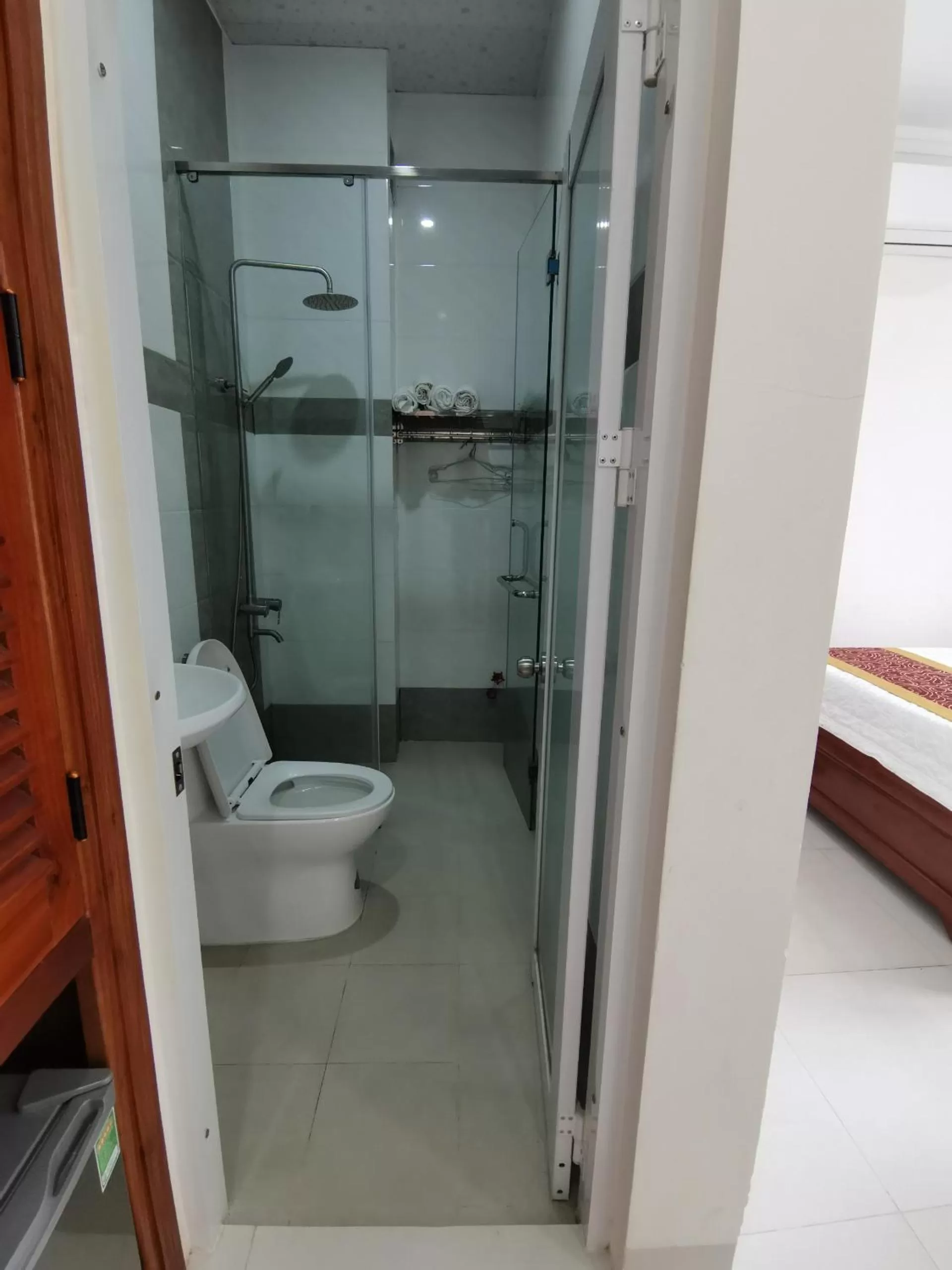 Shower in An Ngân Phú Hotel
