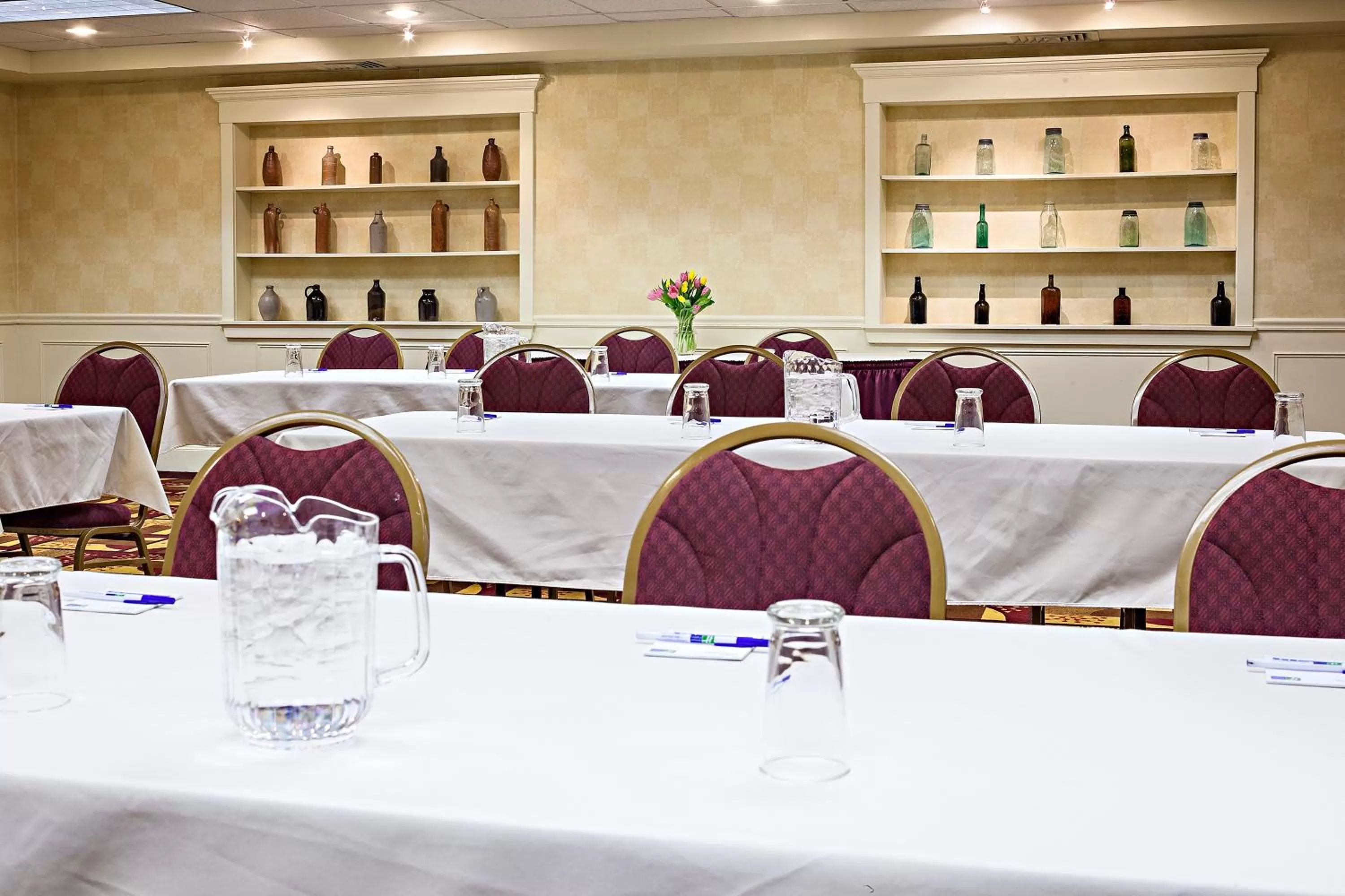 Breakfast in Best Western Springfield Hotel