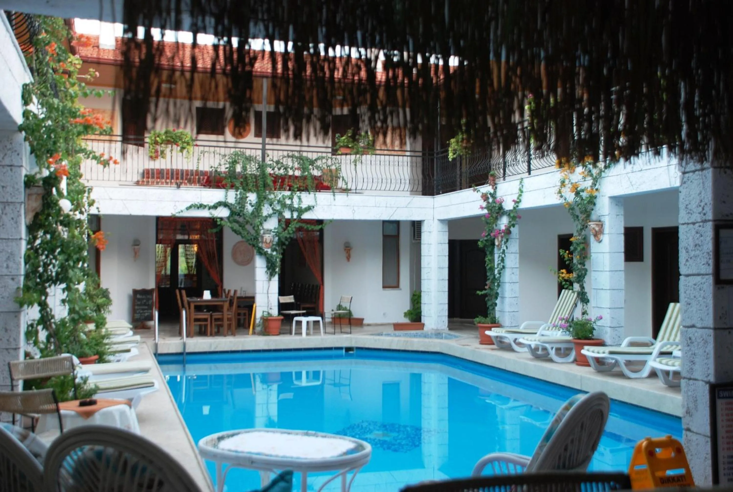 Swimming pool in Han Dalyan Hotel