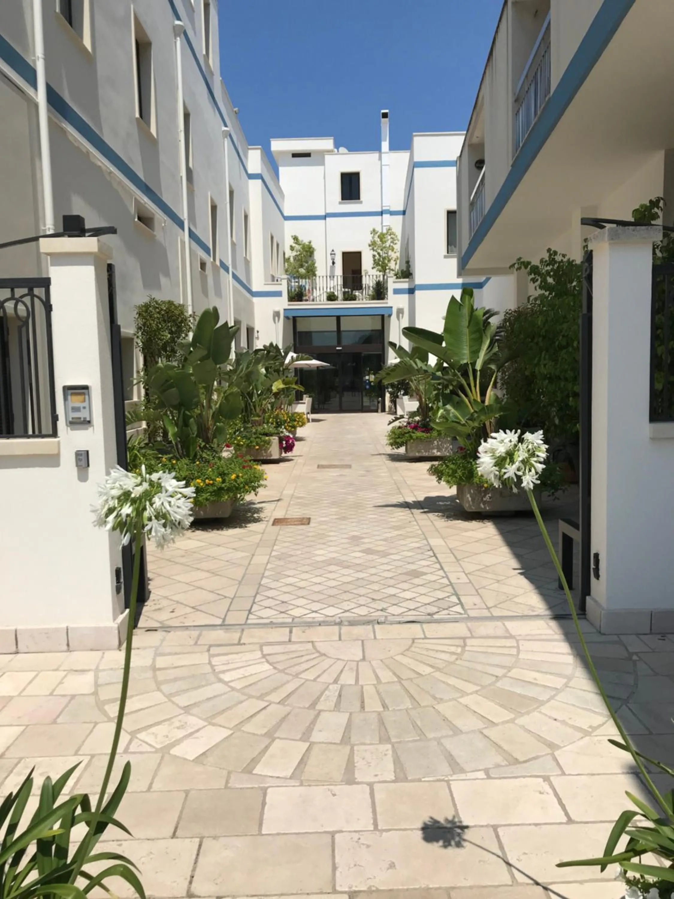 Facade/entrance in Hotel Miramare