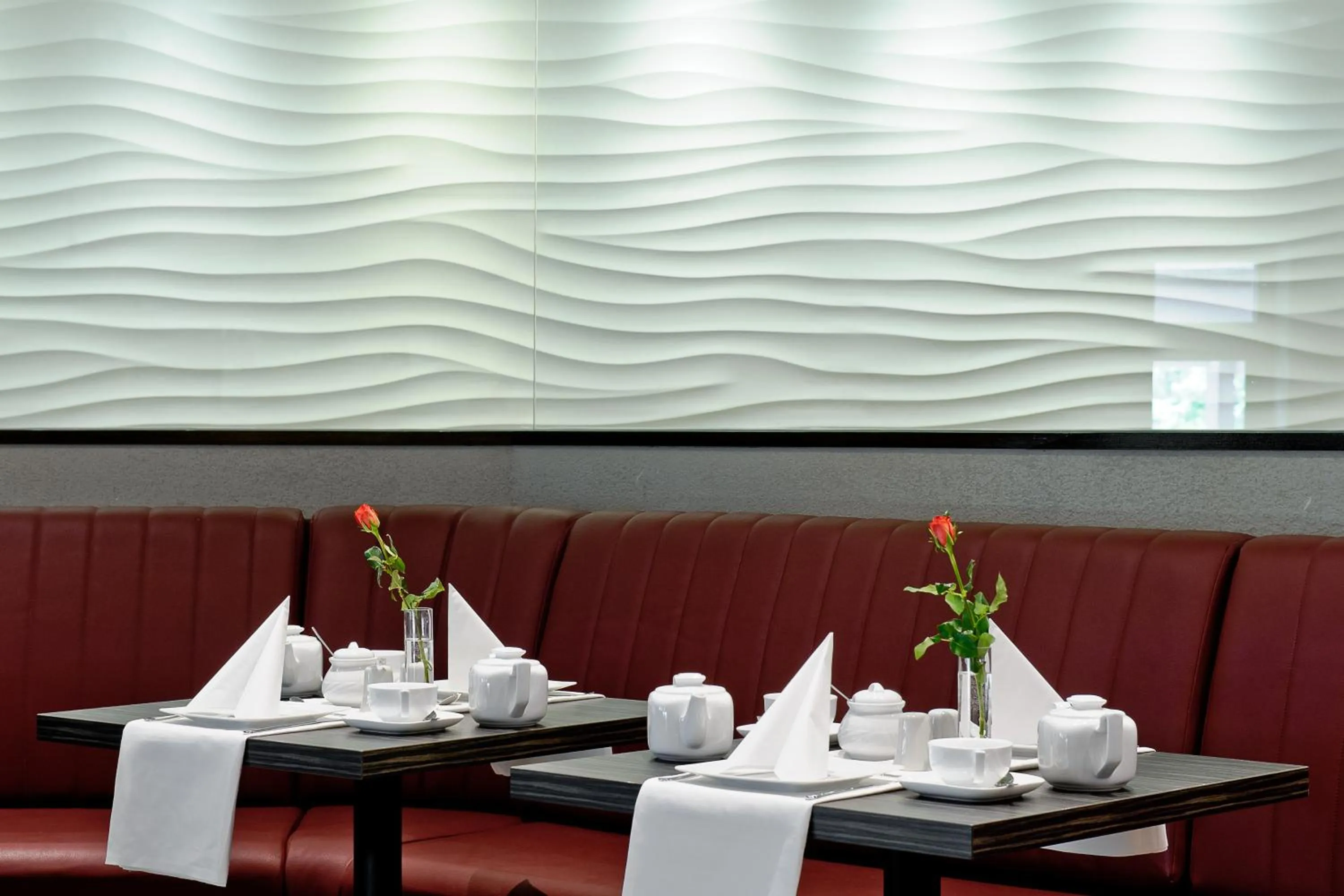 Restaurant/places to eat in Artim Hotel