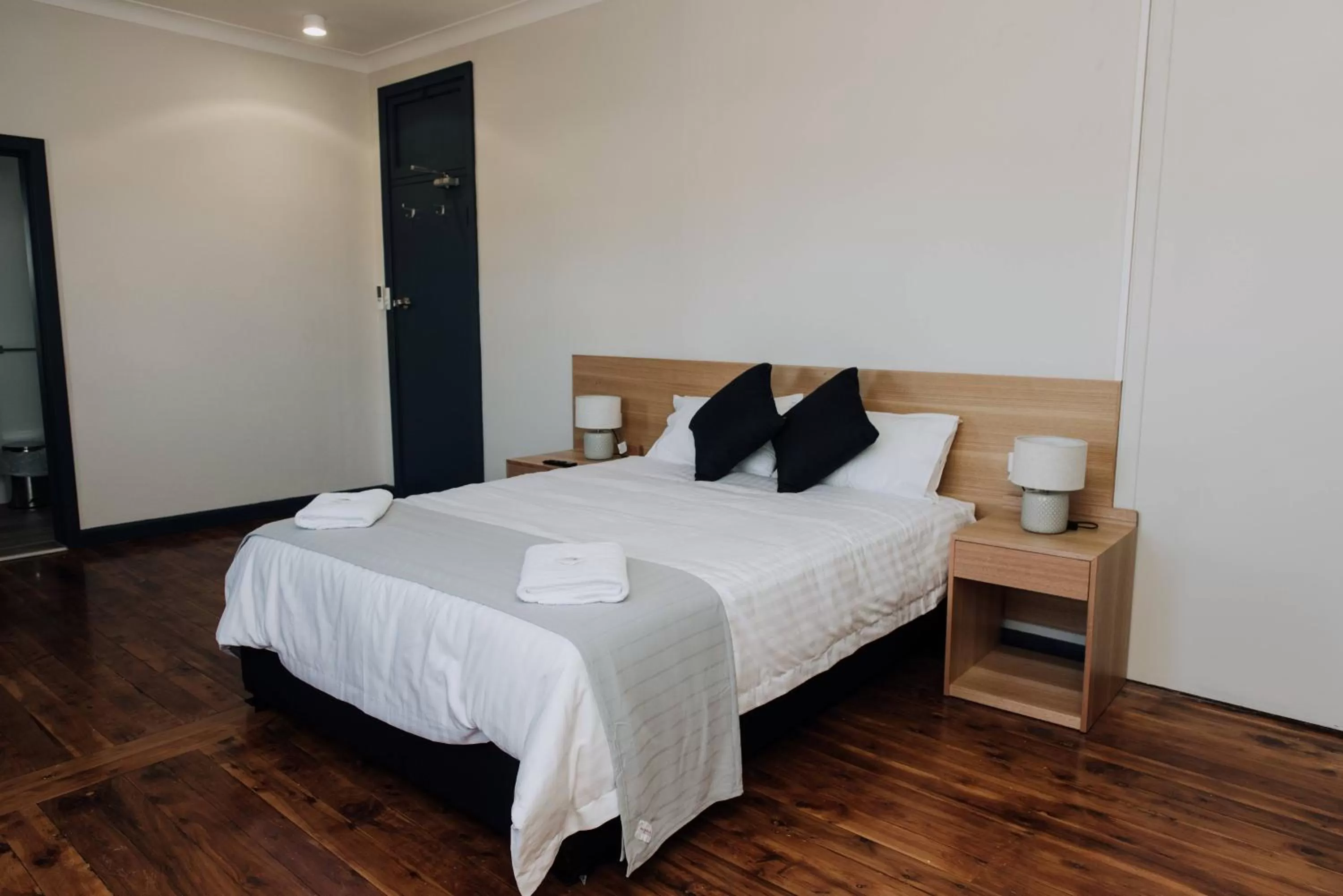 Bed in Gunnedah Hotel