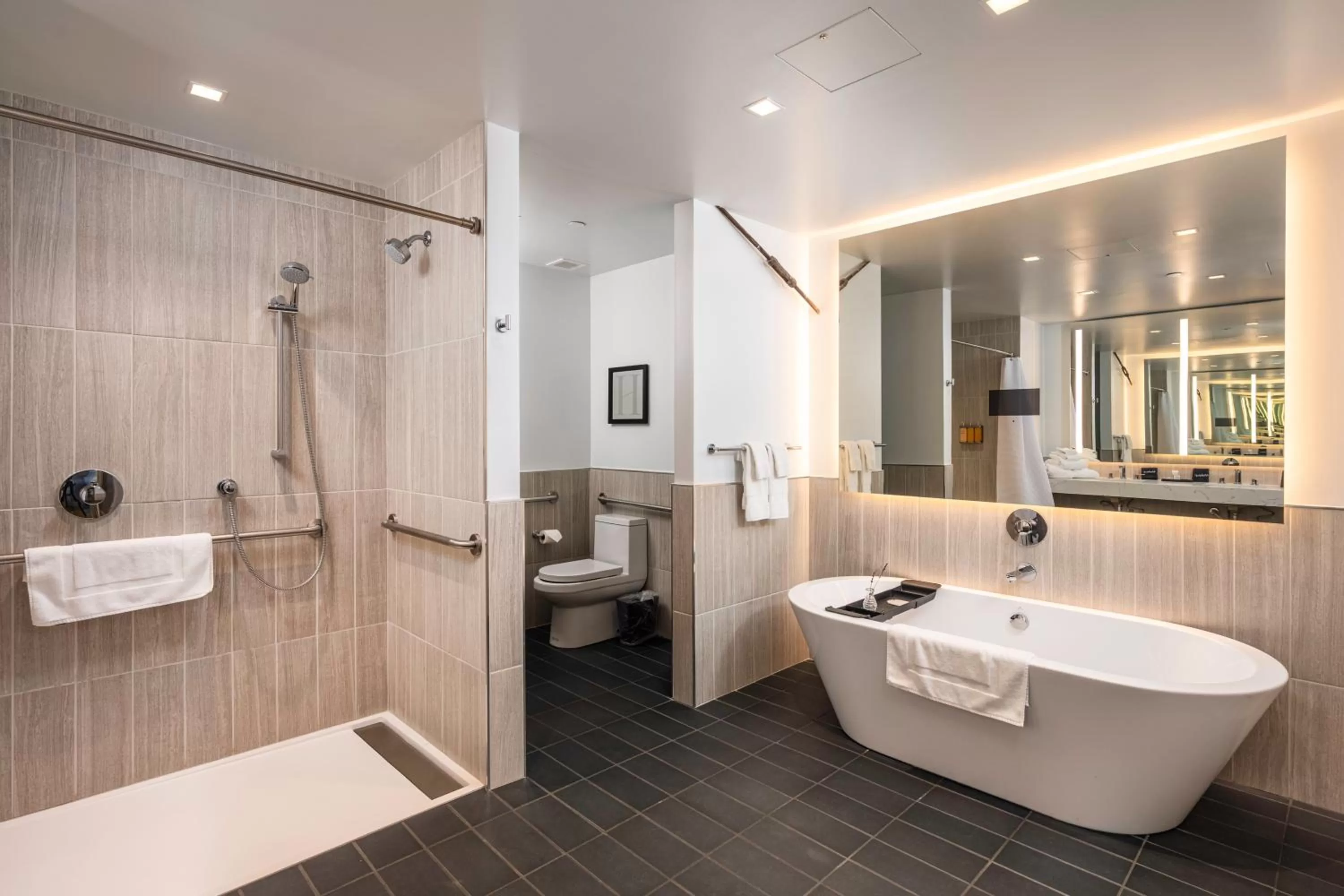 Bath in The Richardson Hotel