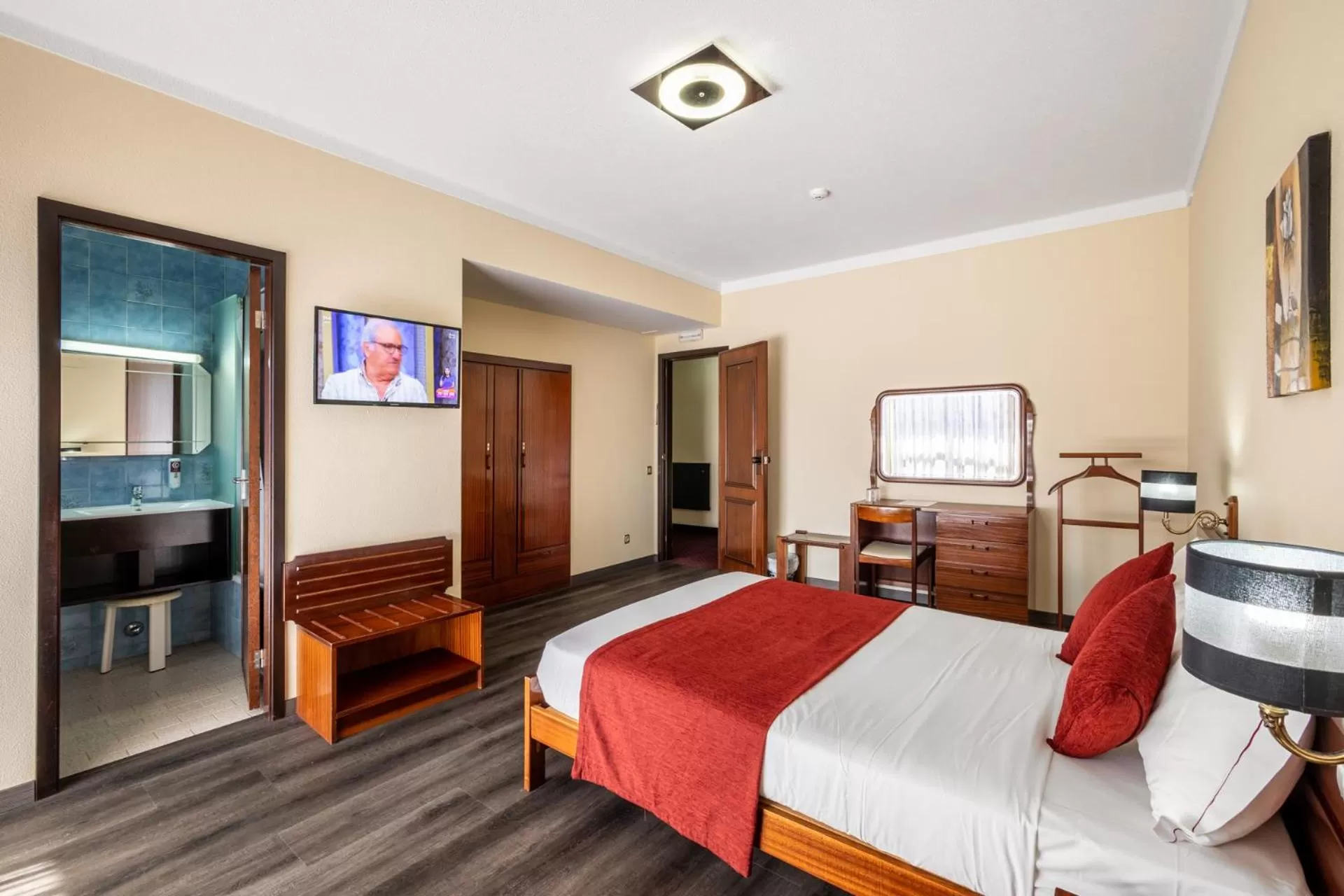 Bed in Hotel Colmeia