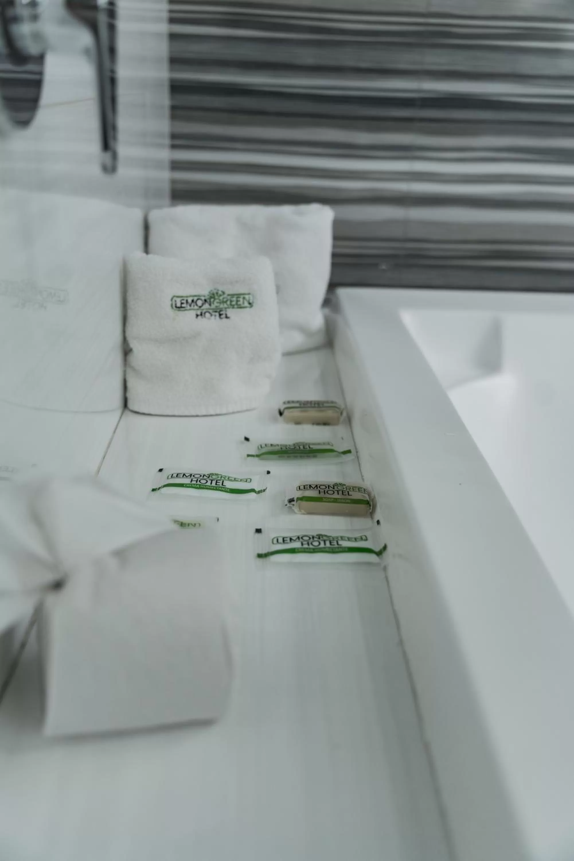 Property building, Bed in HOTEL LEMON GREEN -Zona Expo Frente al Centro de Convenciones