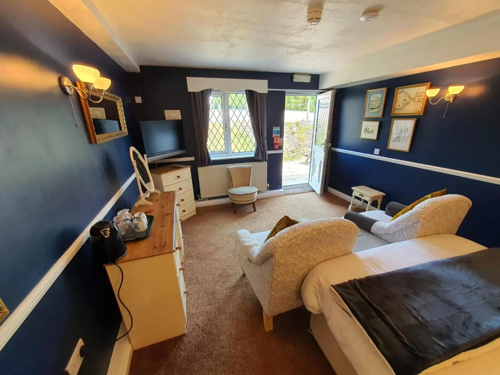 Bedroom in The Snooty Fox