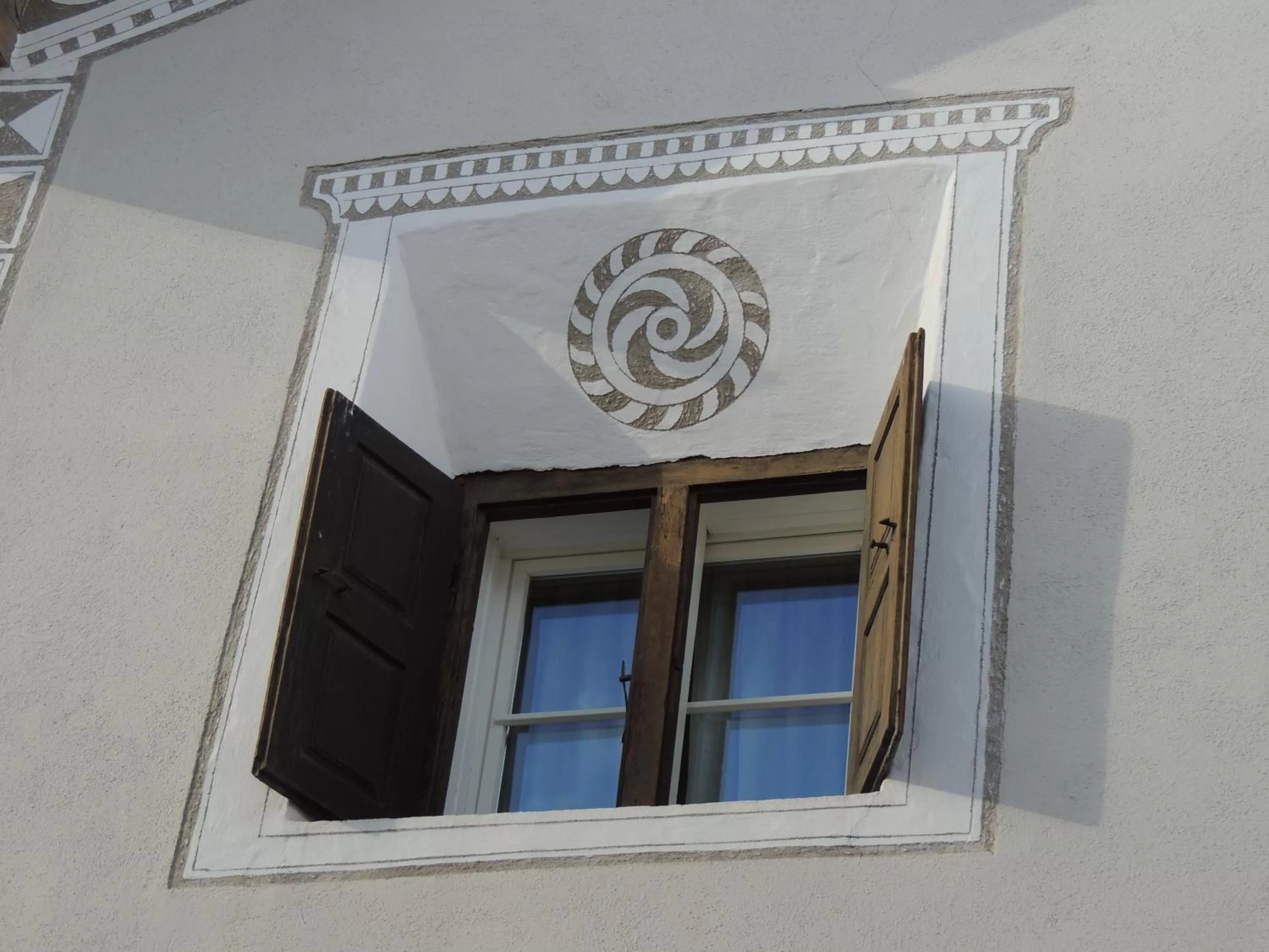 Facade/entrance in Hotel Engiadina