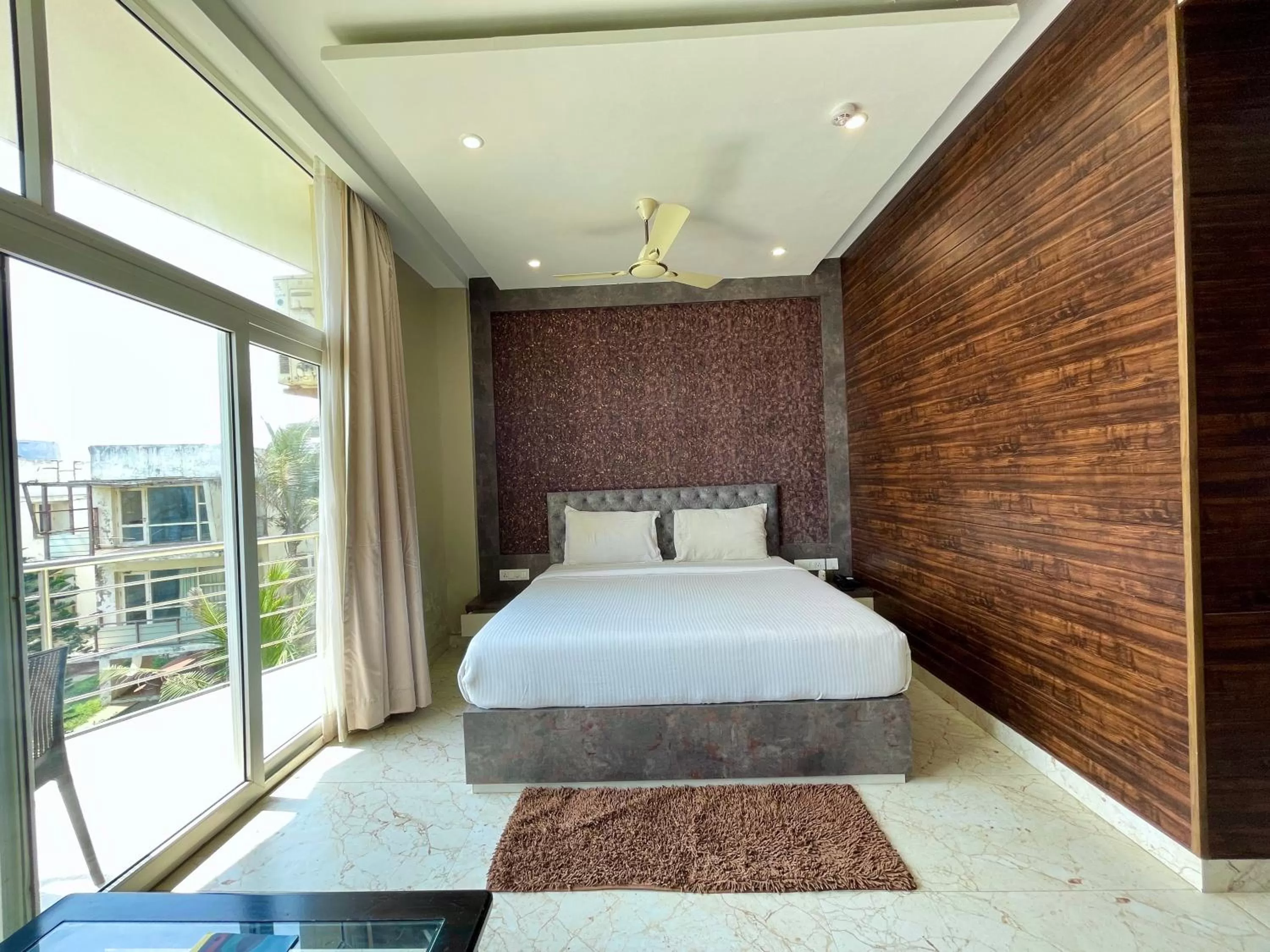 Bed in Hotel TBS sea view ! Puri