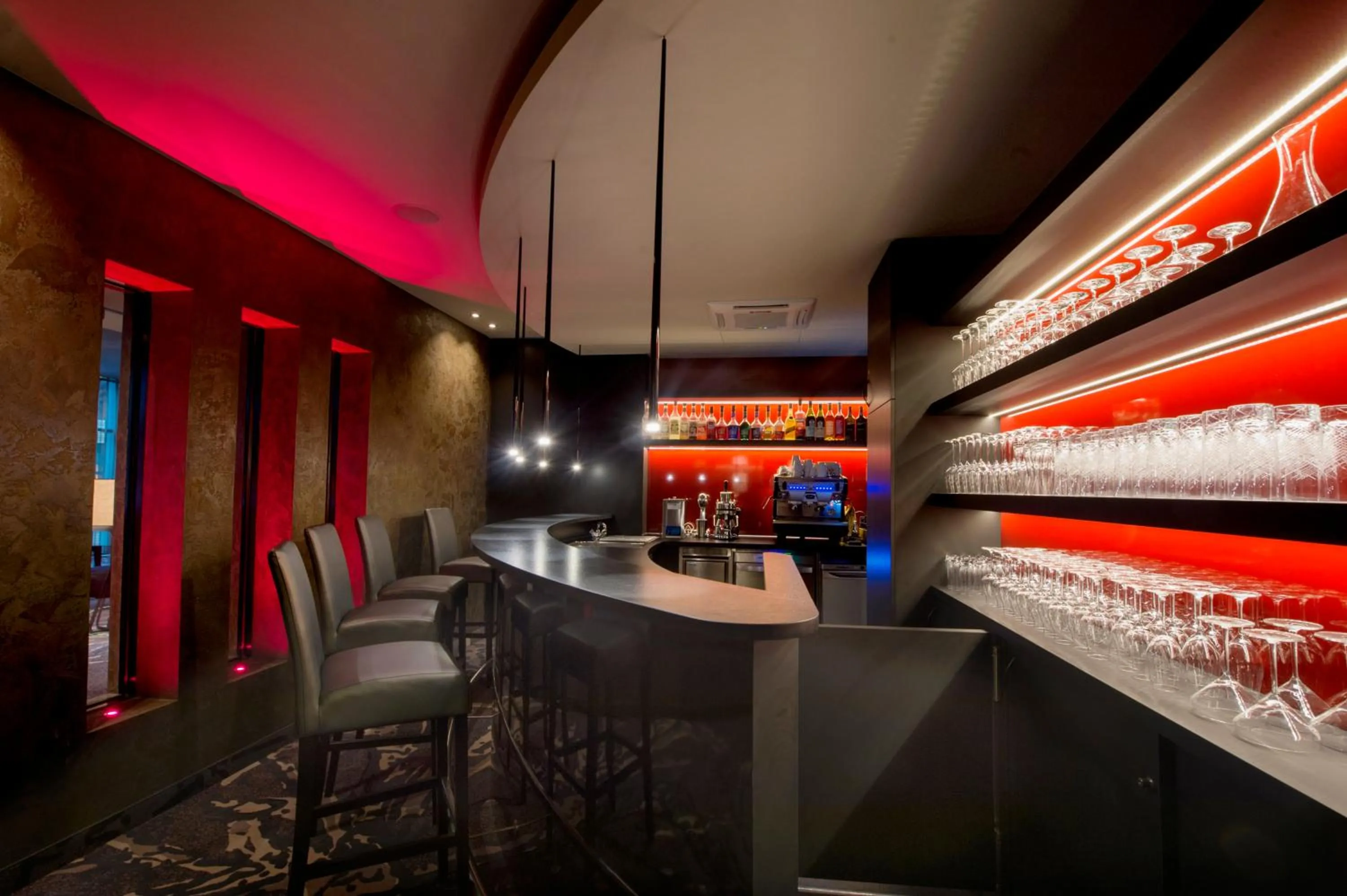 Lounge or bar in Atrium Hotel Mainz