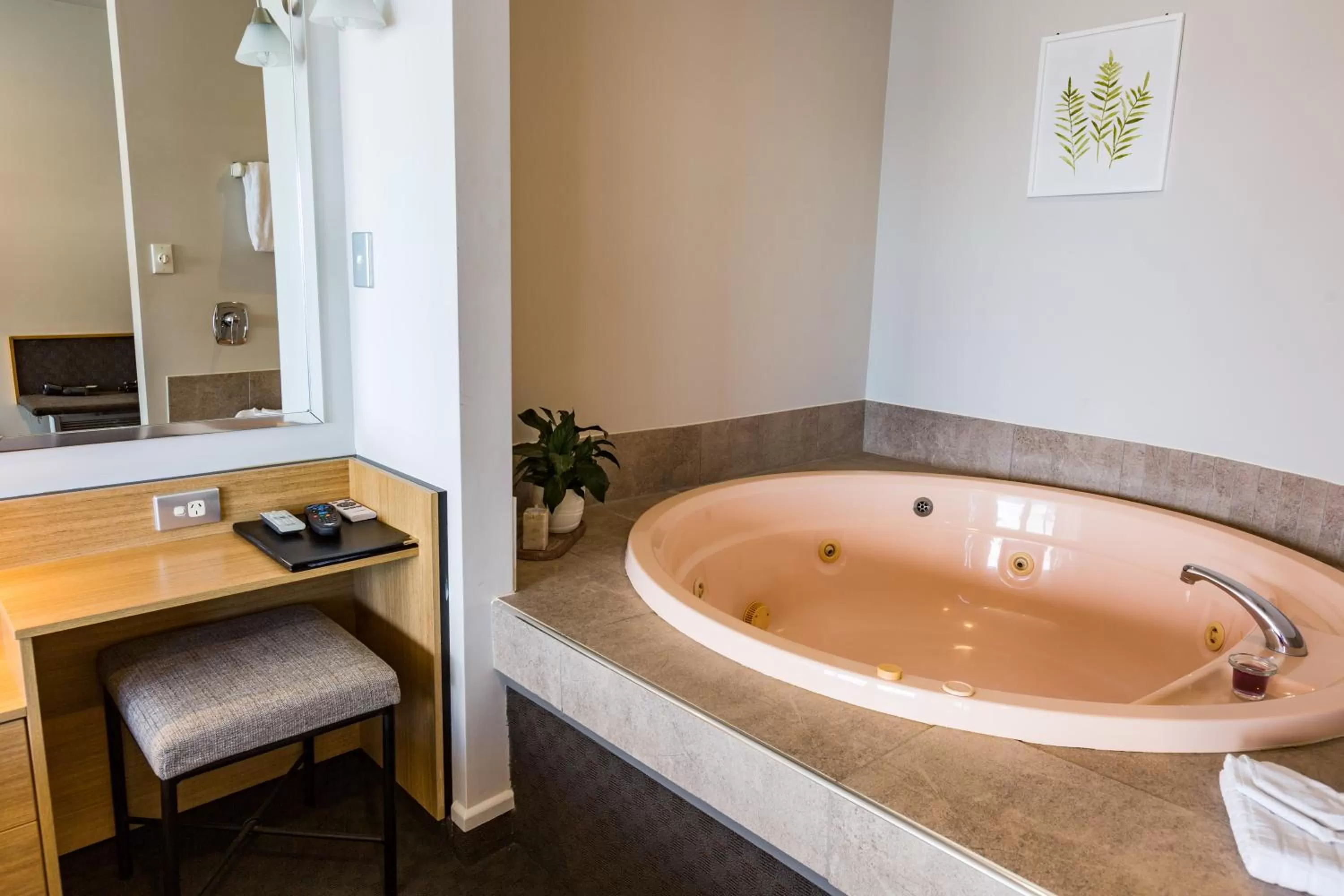 Hot Tub in Clearwater Motor Lodge