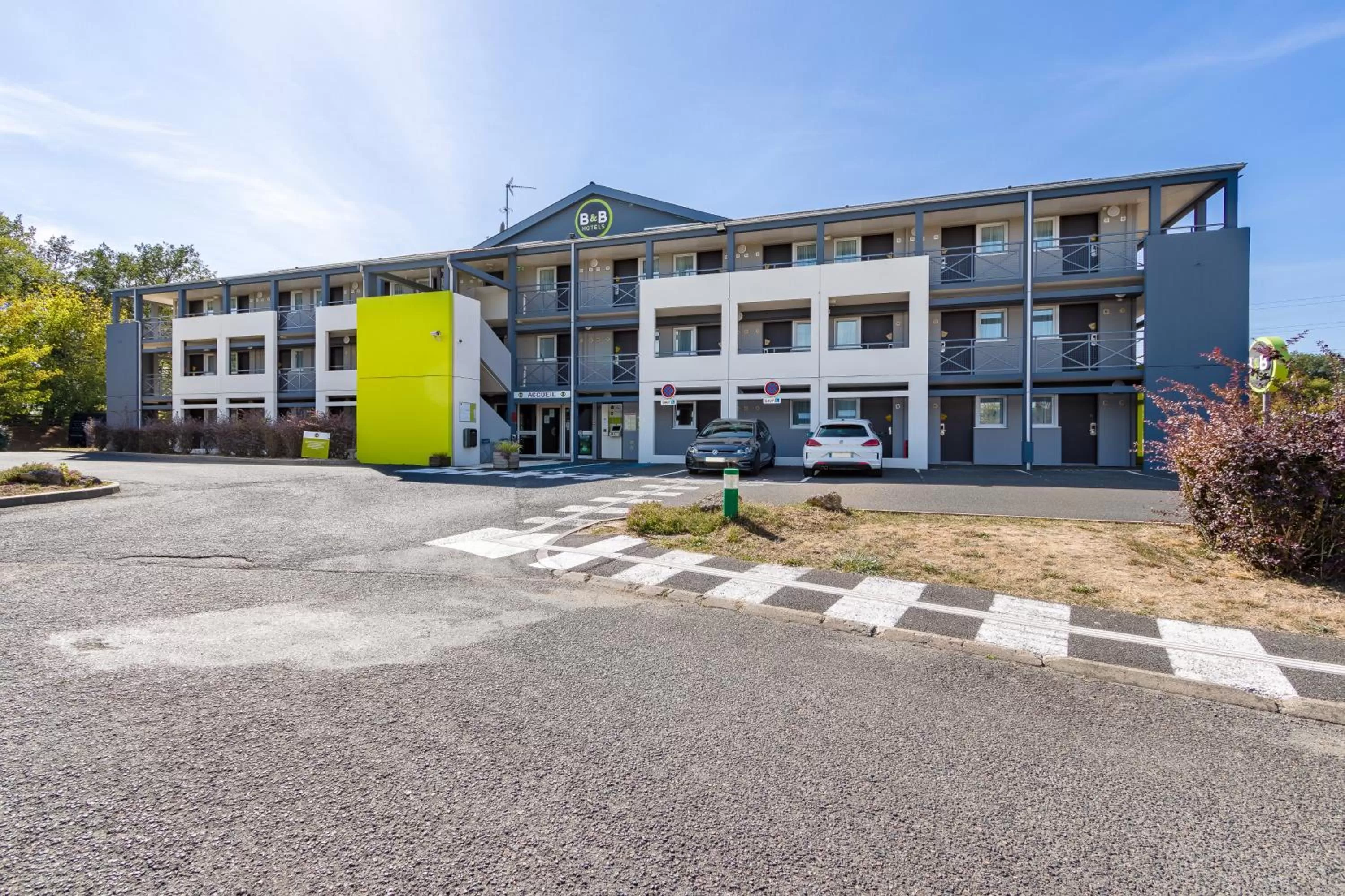 Facade/entrance in B&B HOTEL TOURS Sud Joué-lès-Tours