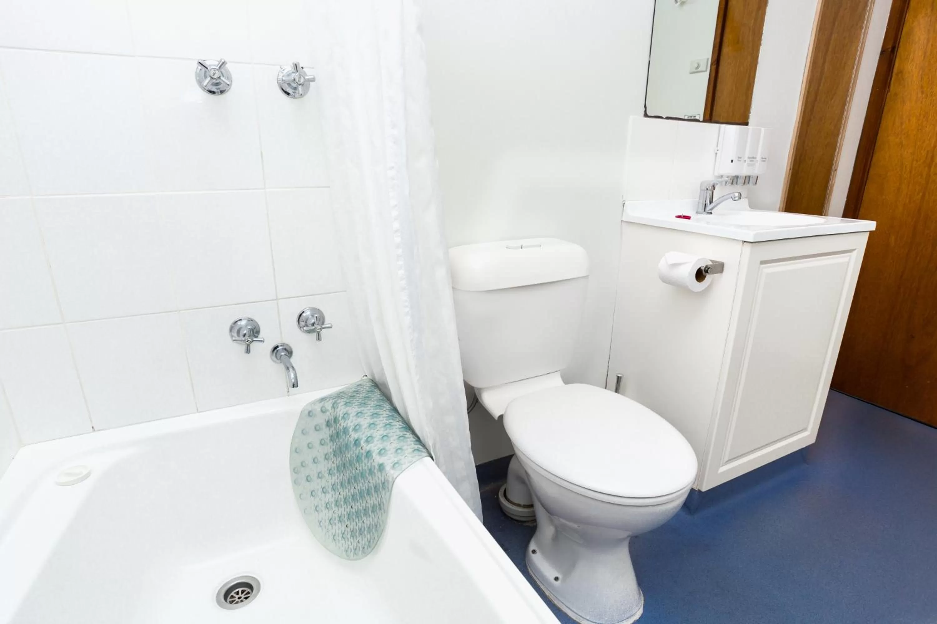 Bathroom in Bay Hotel Apartments