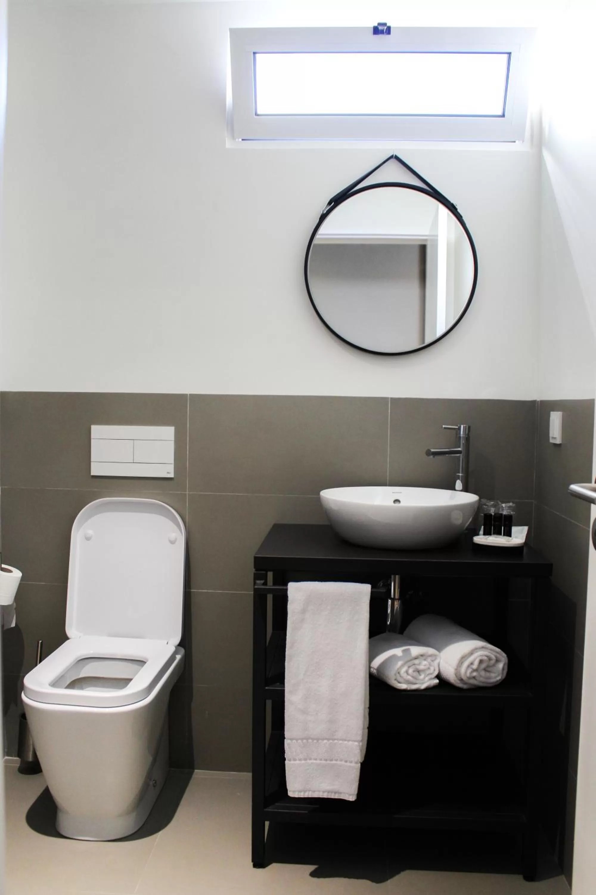 Toilet in Apartamentos Turisticos Paraiso