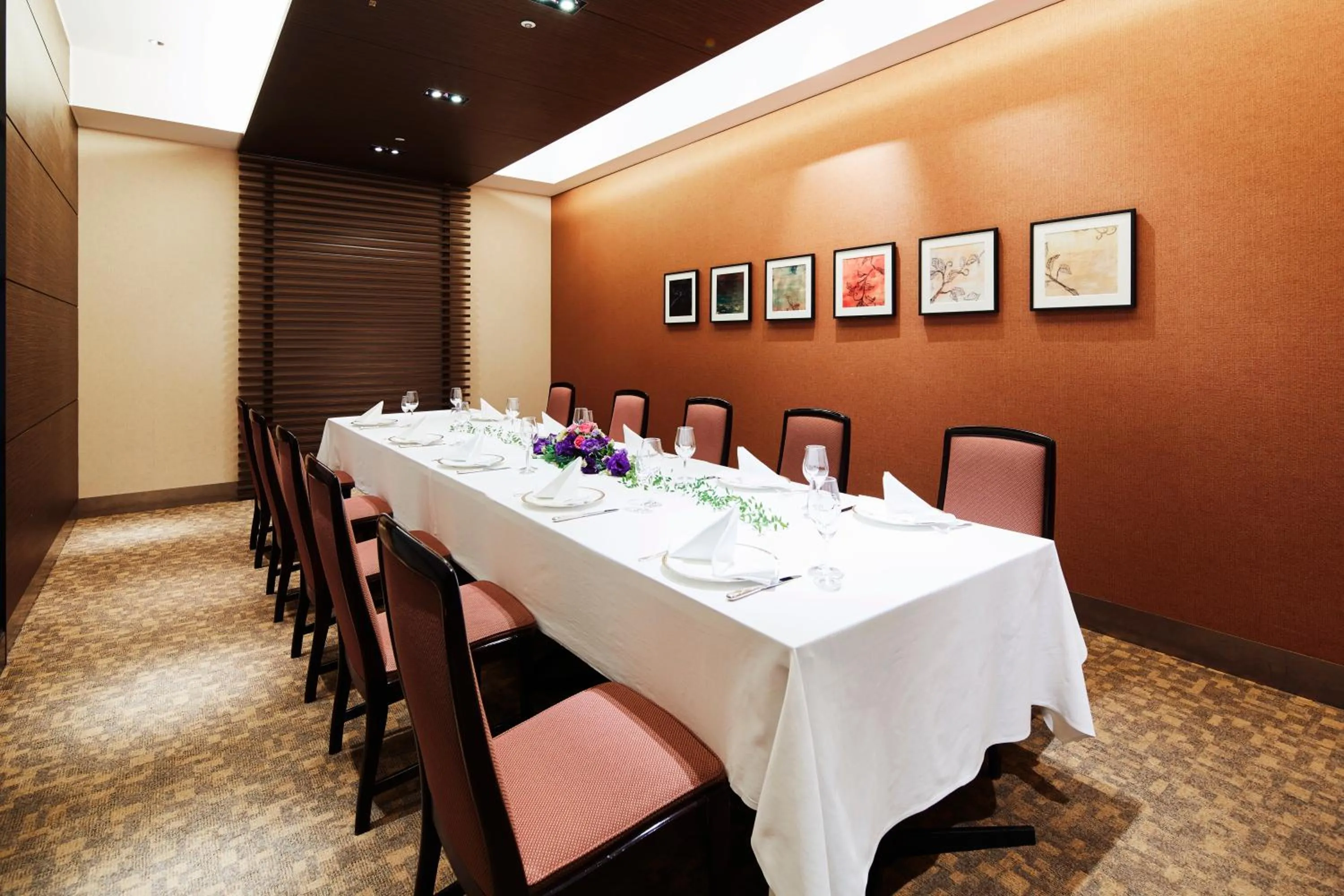 Restaurant/places to eat in Novotel Okinawa Naha