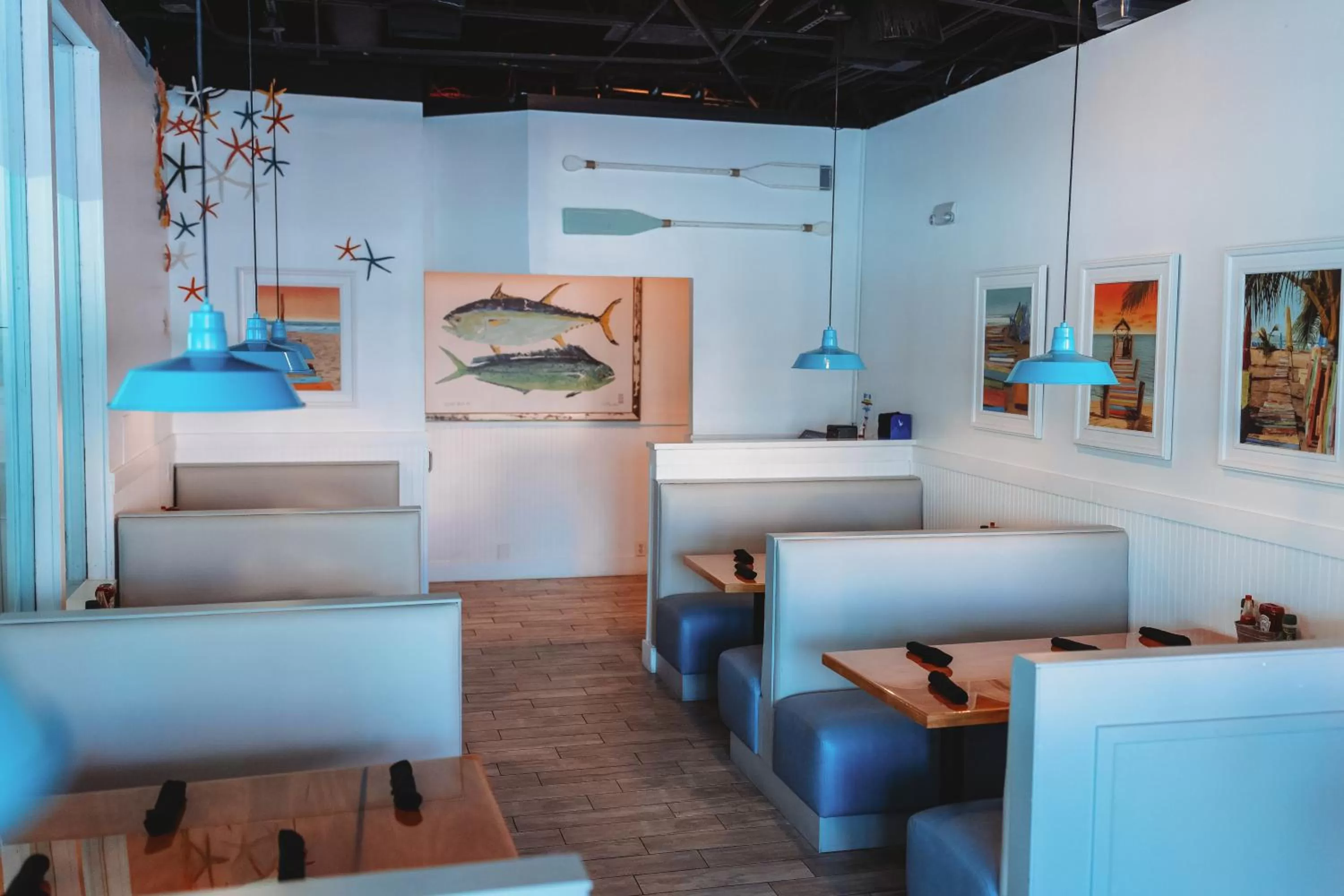 Restaurant/places to eat in Dolphin Sands Clearwater Beach, an Ascend Collection Hotel