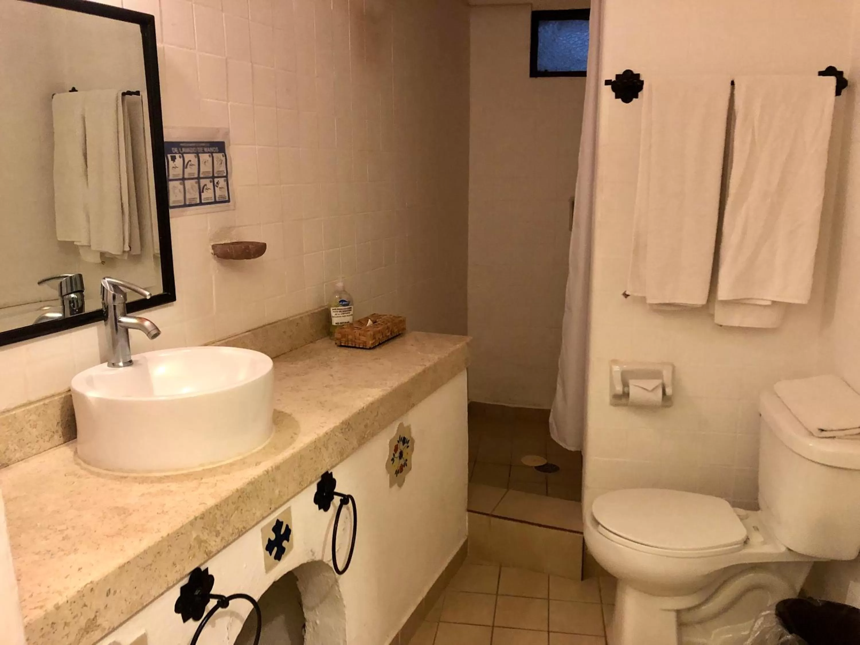 Bathroom in Hotel Hacienda Monteverde San Miguel de Allende