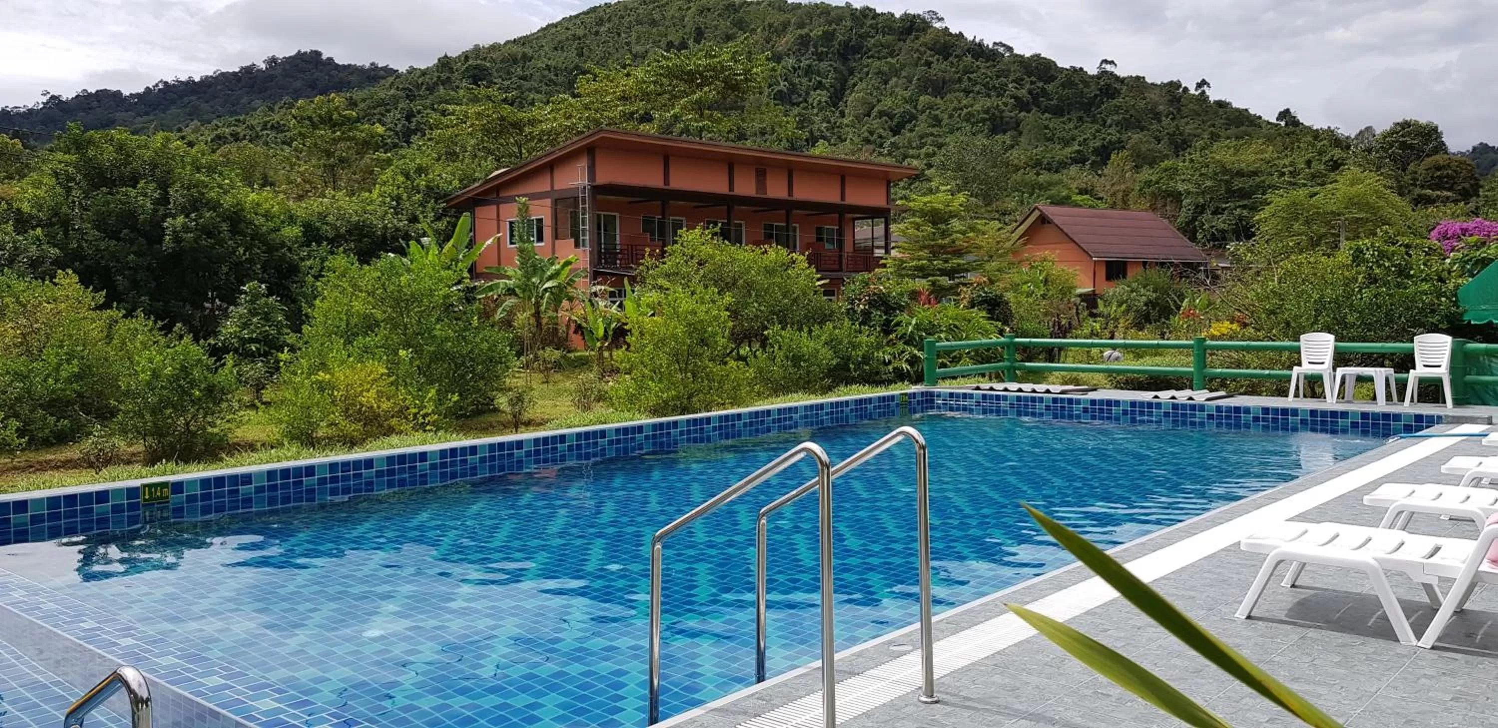 Swimming pool in Khao Sok Country Resort