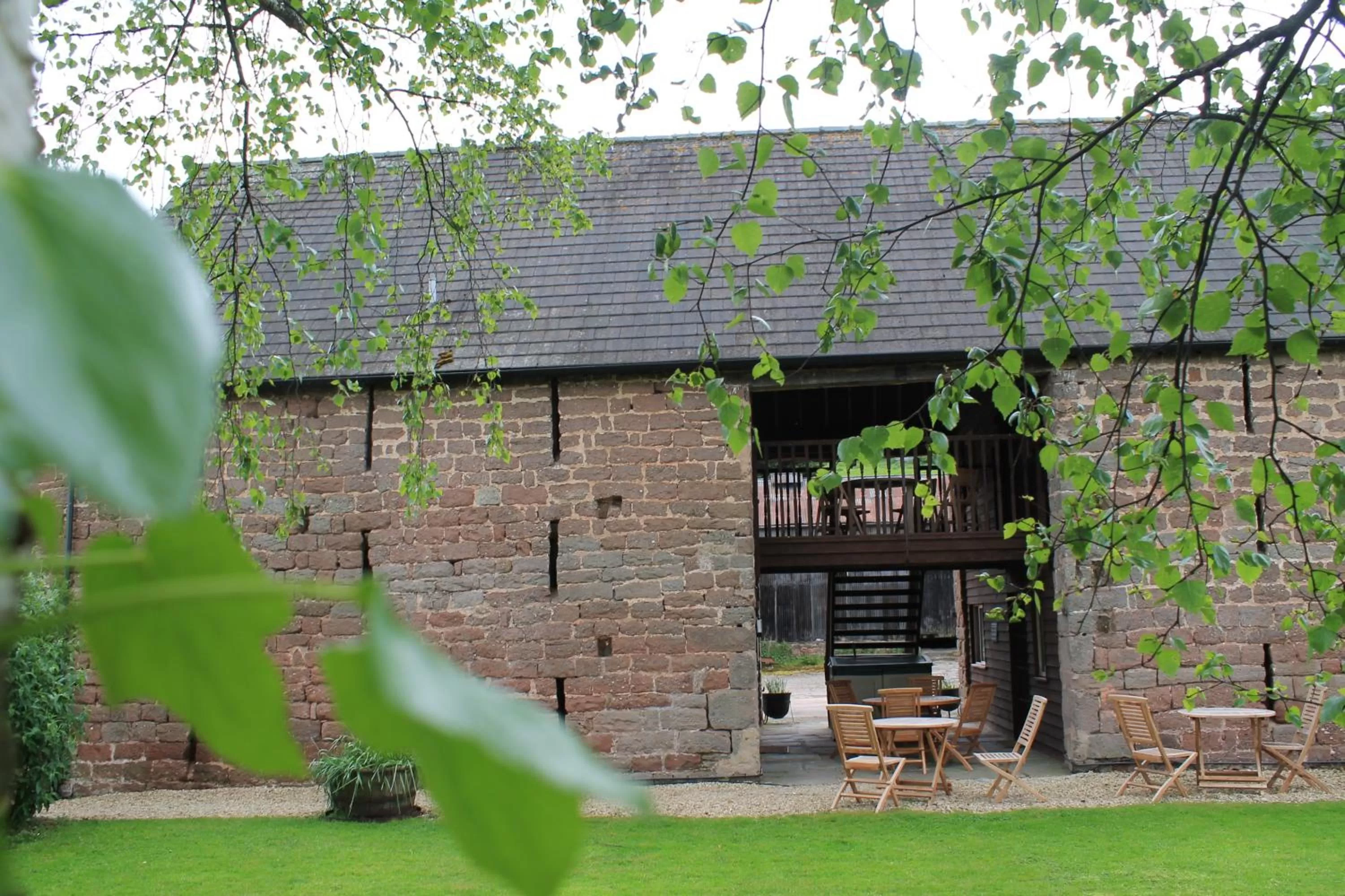 Garden in Old Court Hotel & Apartments