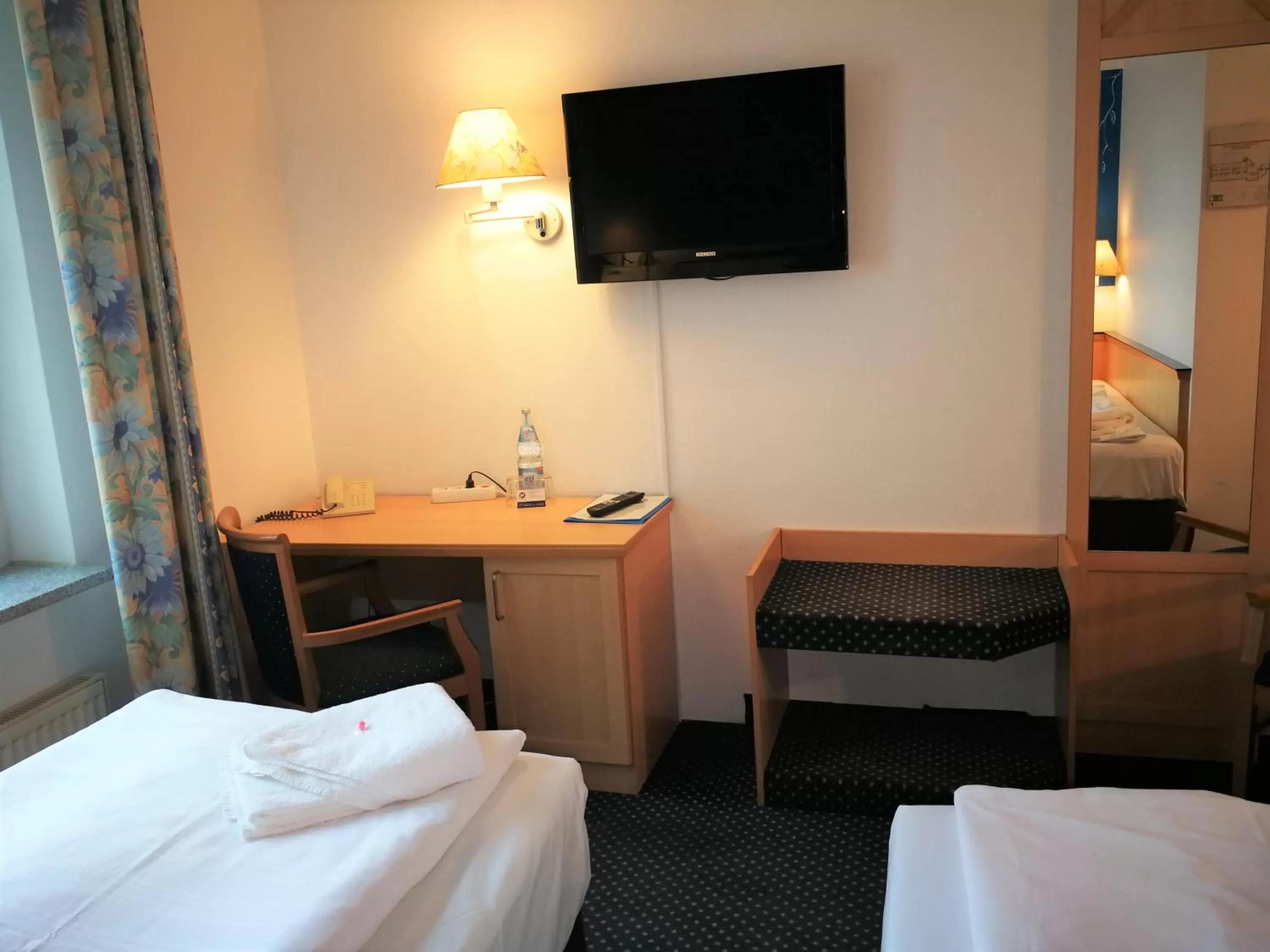 Bed in Hotel NEAR BY