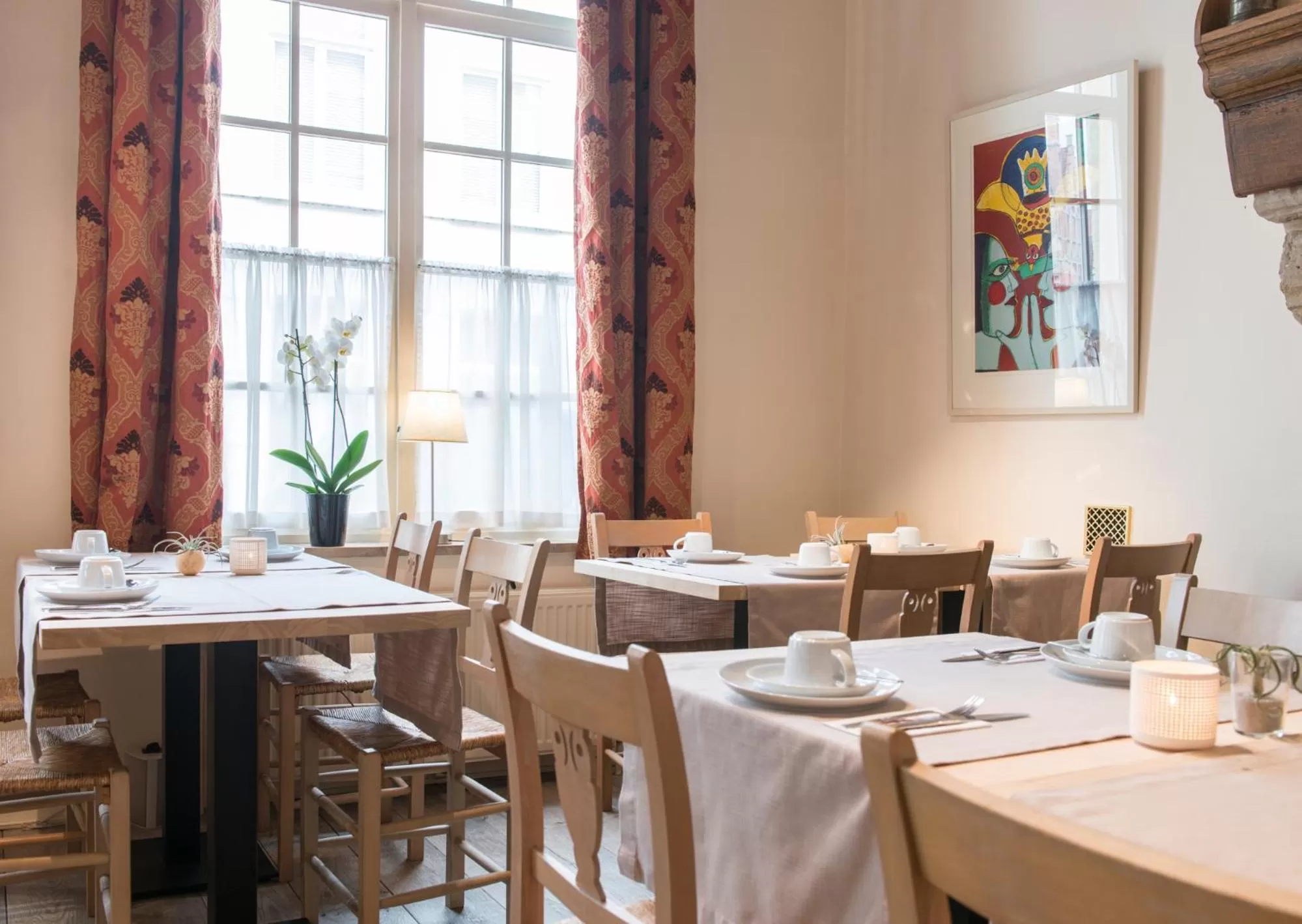 Restaurant/places to eat in Hotel Adornes