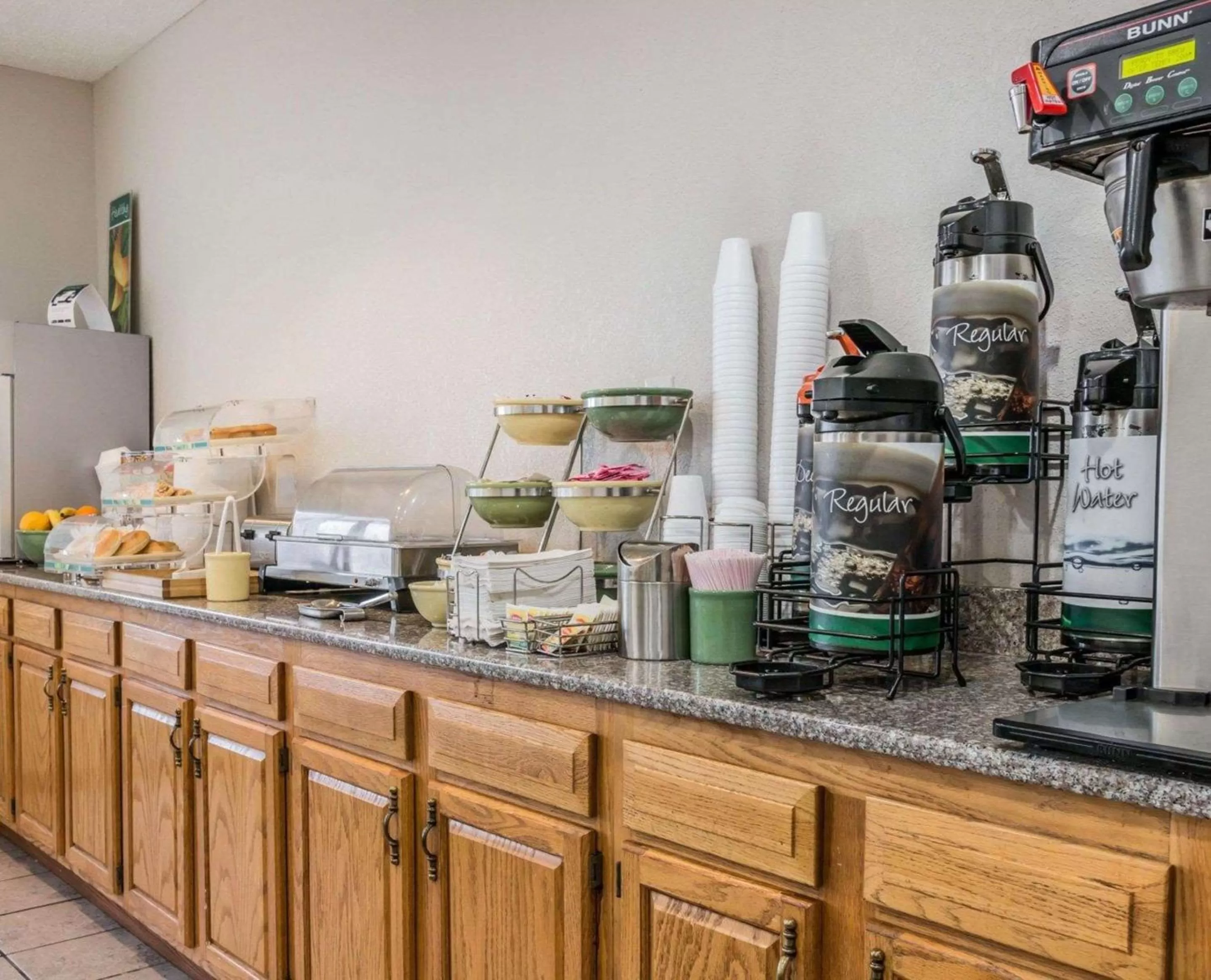 Restaurant/places to eat in Quality Inn Kalamazoo near Wings Stadium